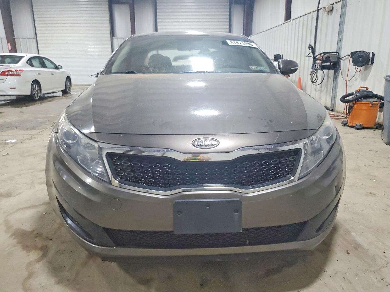 2011 Kia Optima Lx Серебряный vin: KNAGM4A73B5058208