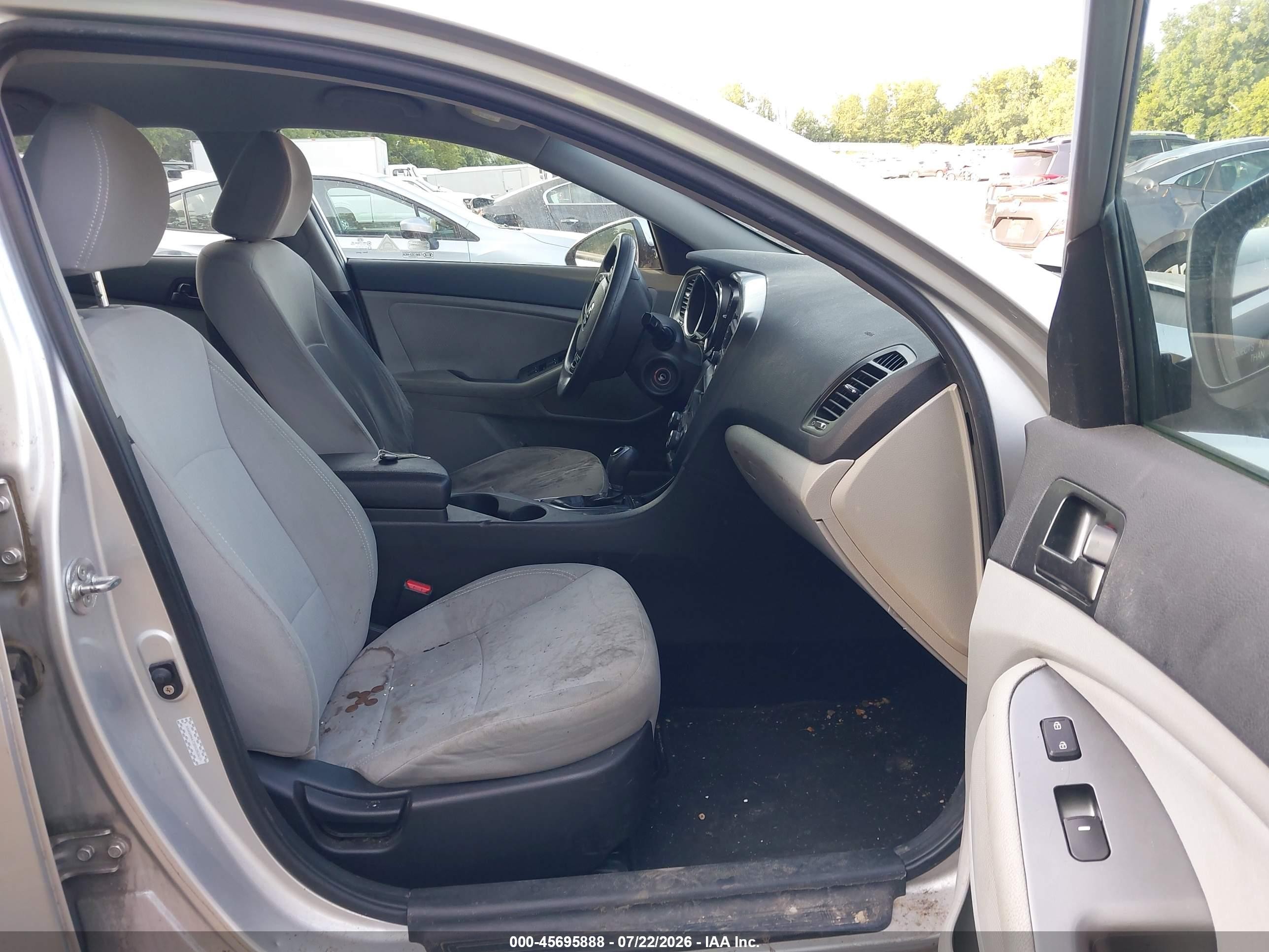 2013 Kia Optima Lx Серебряный vin: KNAGM4A73D5353635