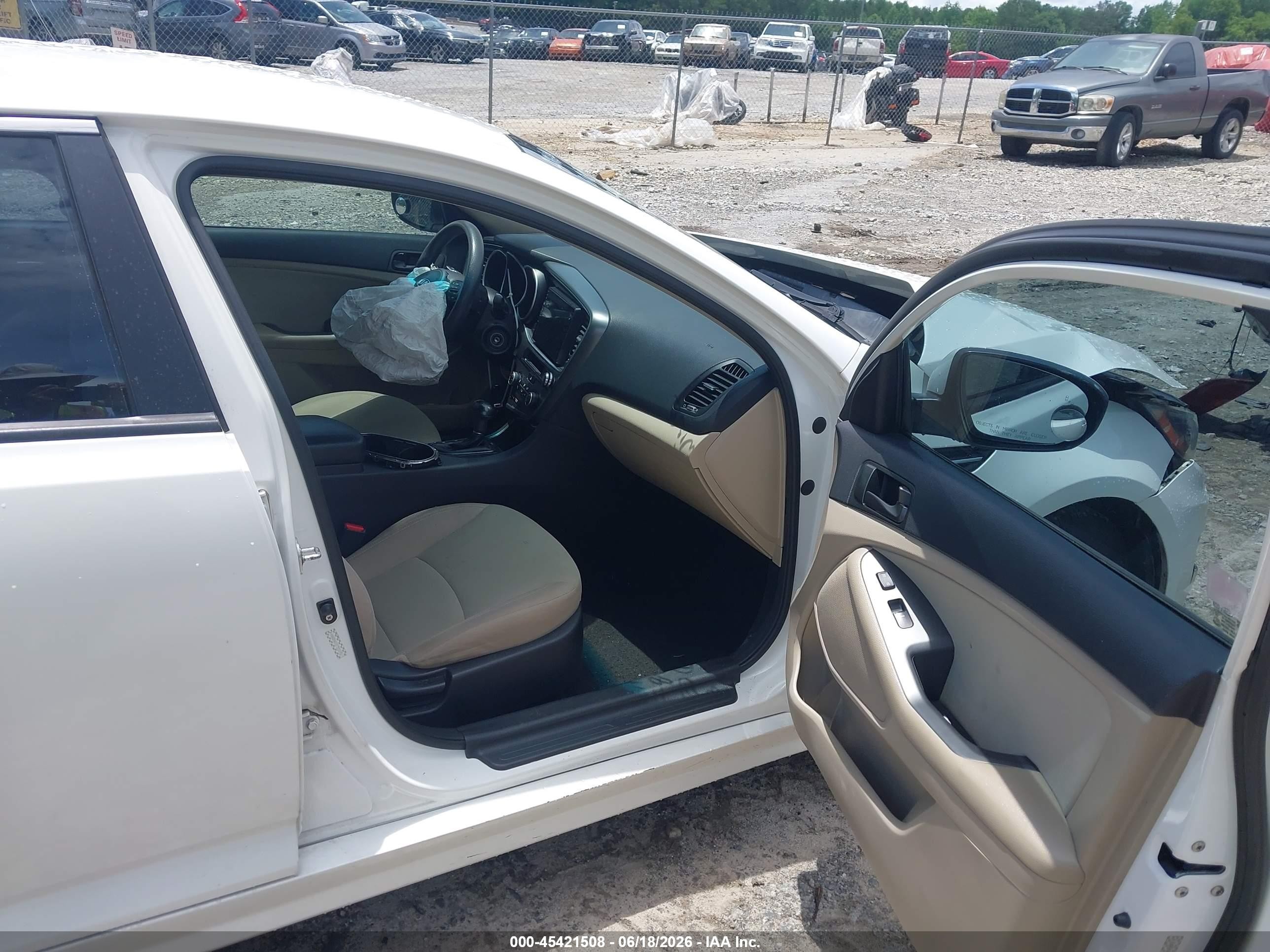 2015 Kia Optima Lx White vin: KNAGM4A73F5558956