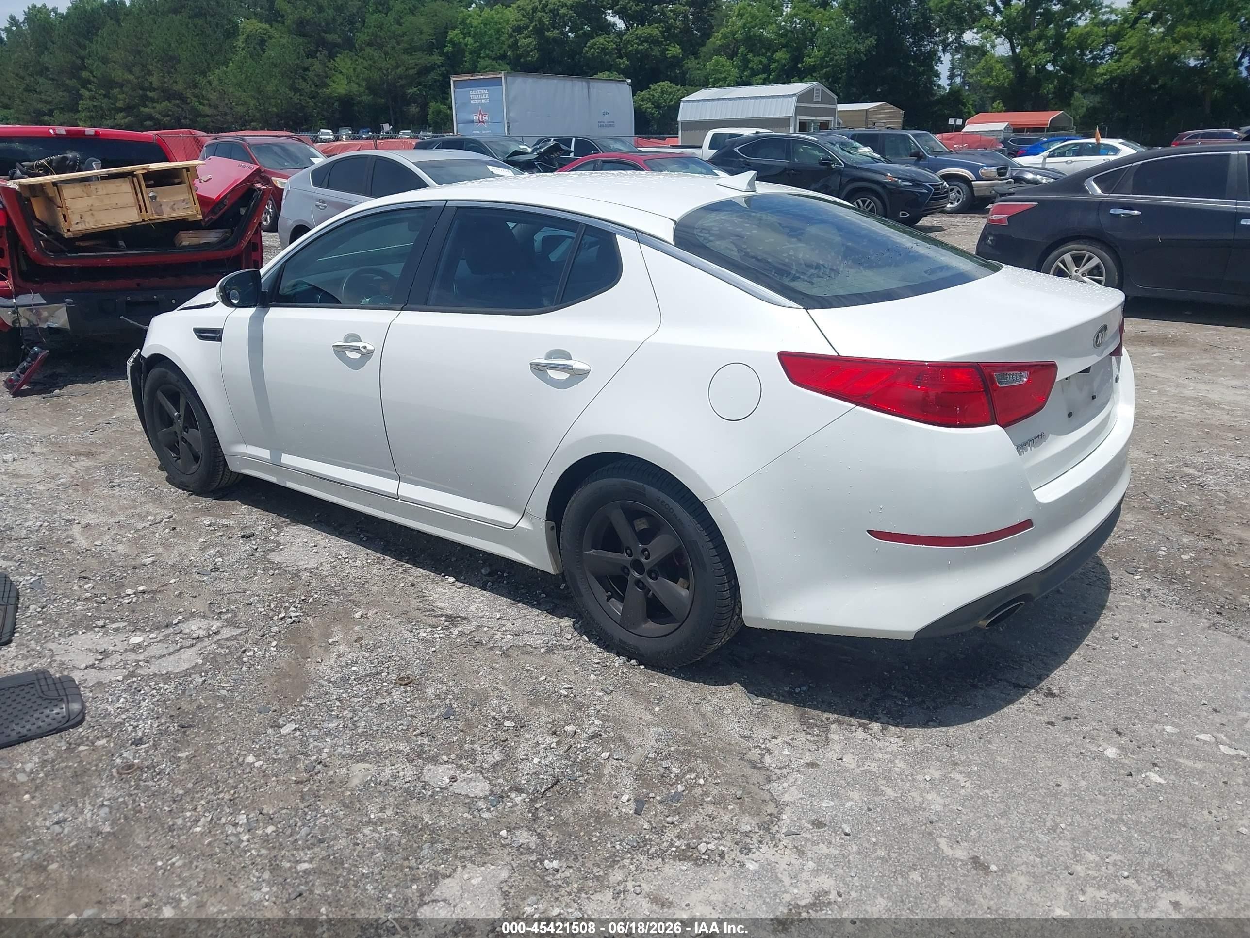 2015 Kia Optima Lx White vin: KNAGM4A73F5558956