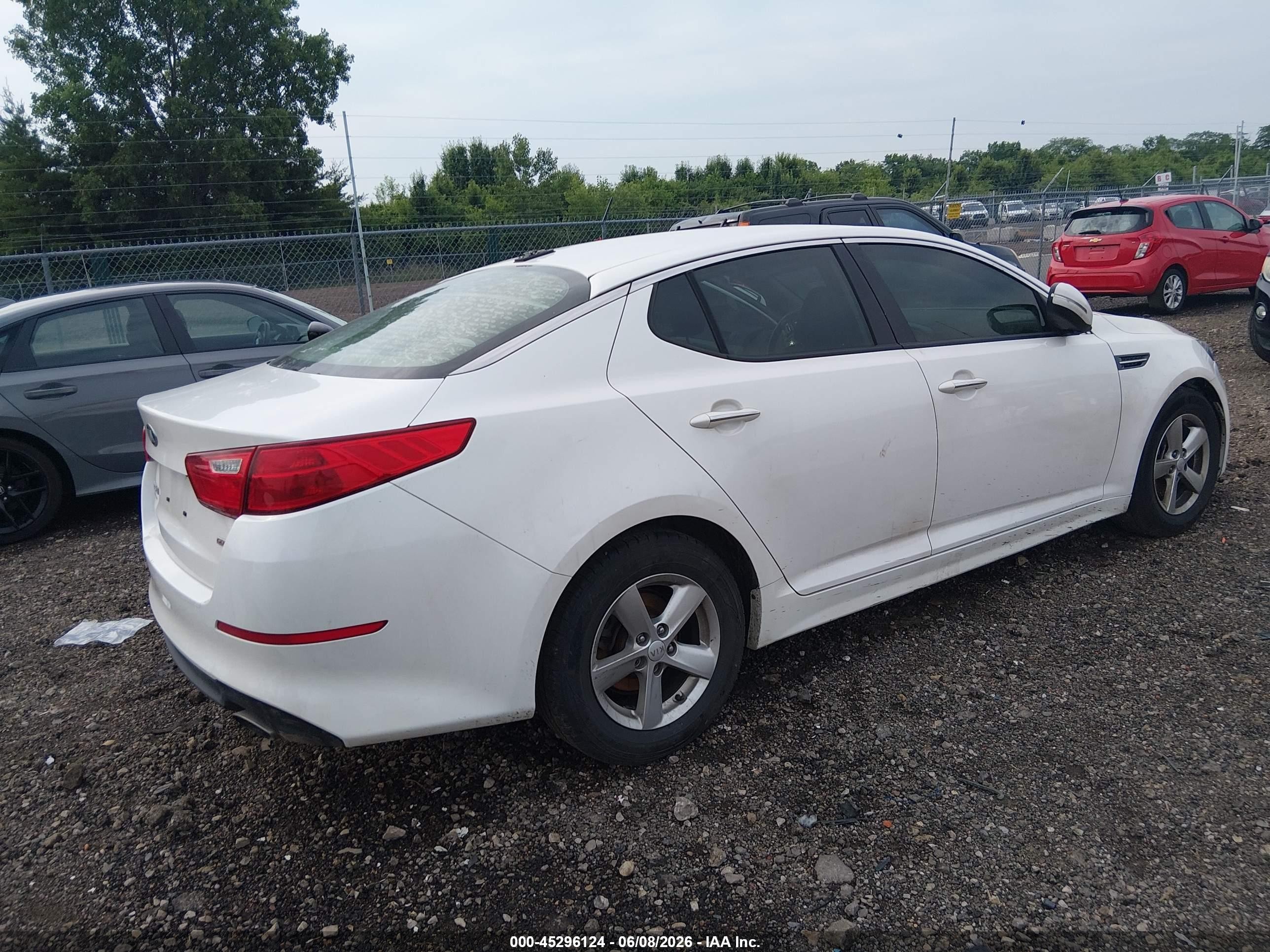 2015 Kia Optima Lx White vin: KNAGM4A73F5598275