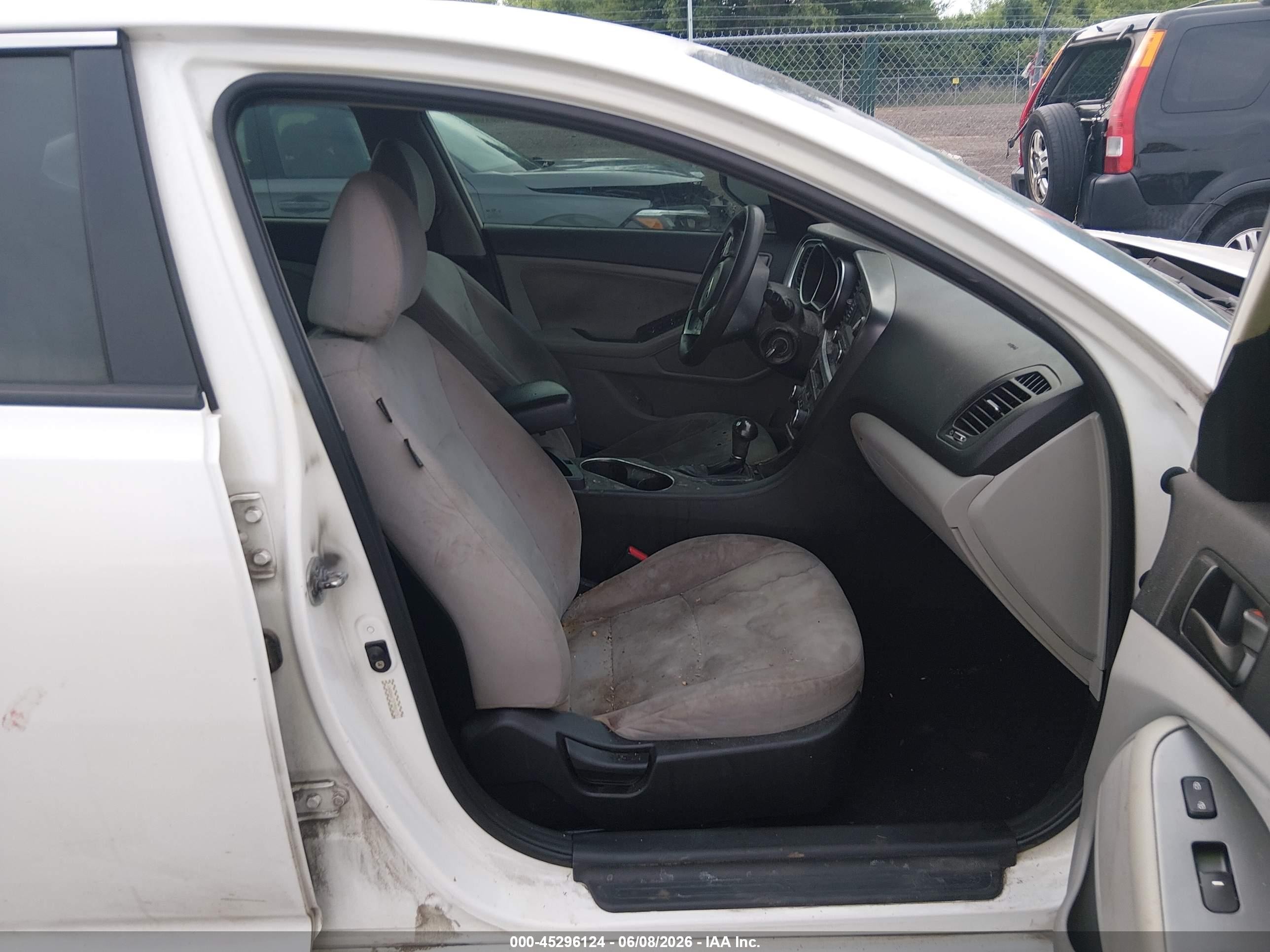 2015 Kia Optima Lx White vin: KNAGM4A73F5598275