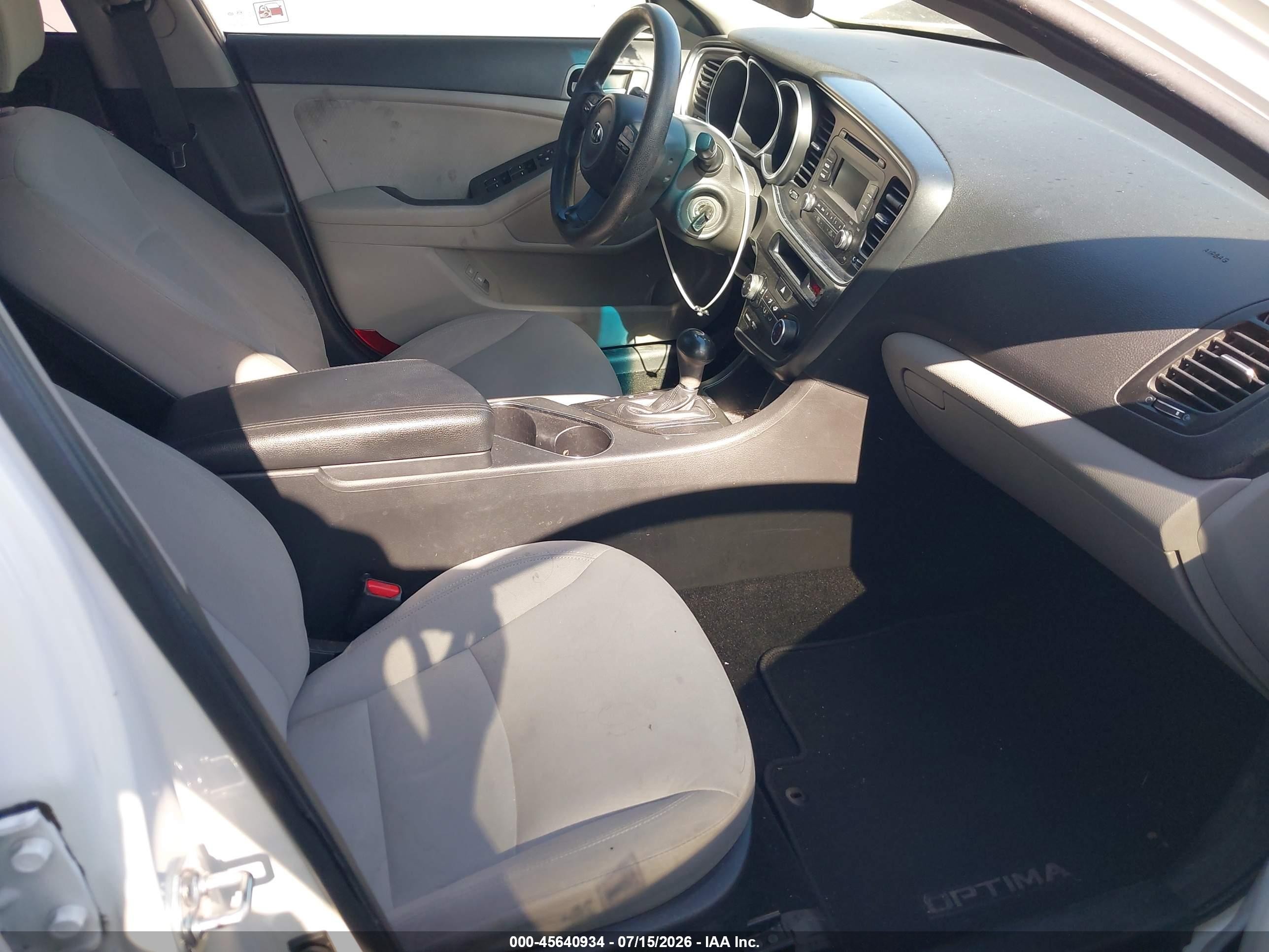 2015 Kia Optima Lx White vin: KNAGM4A73F5598745