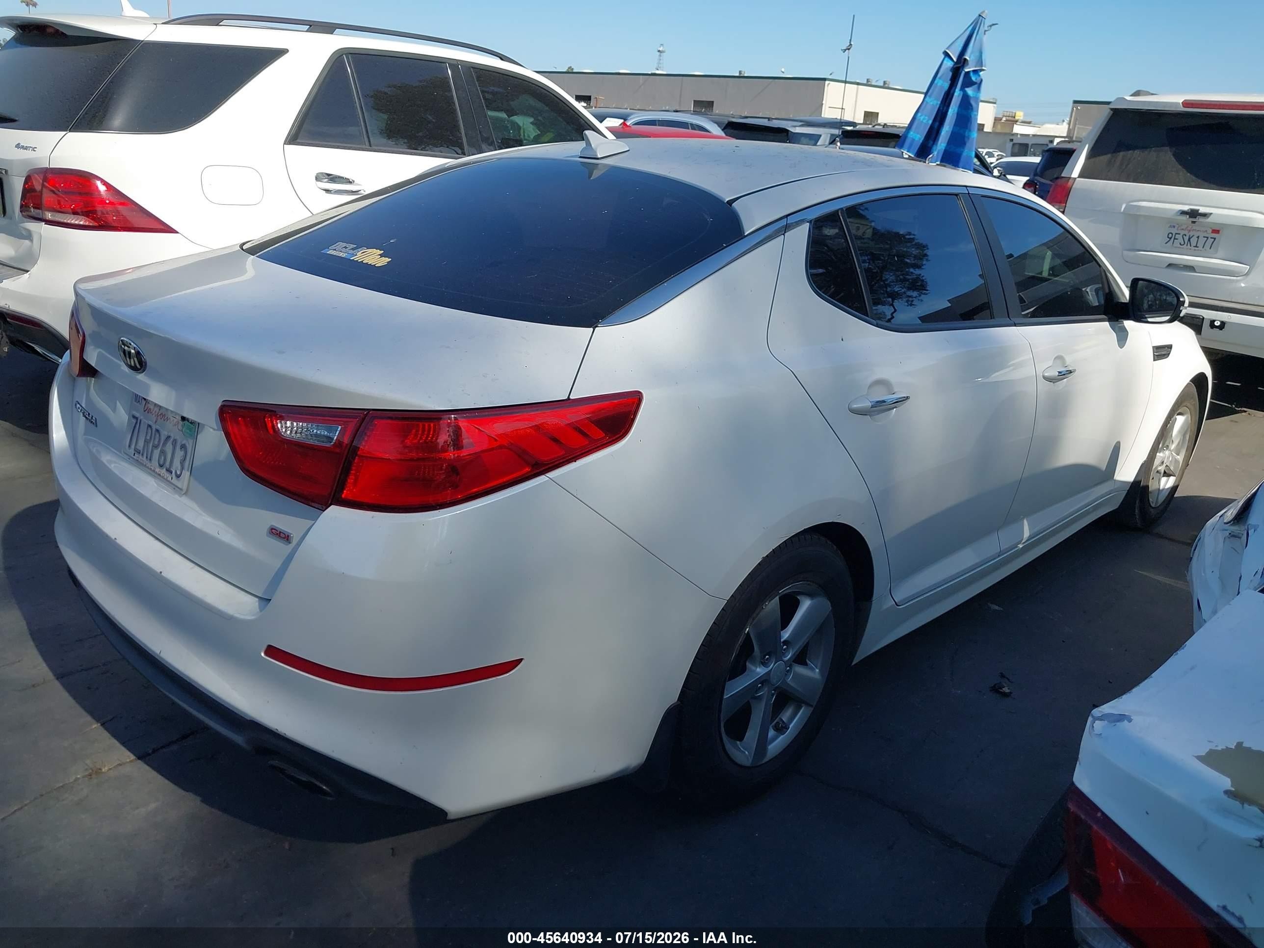 2015 Kia Optima Lx White vin: KNAGM4A73F5598745
