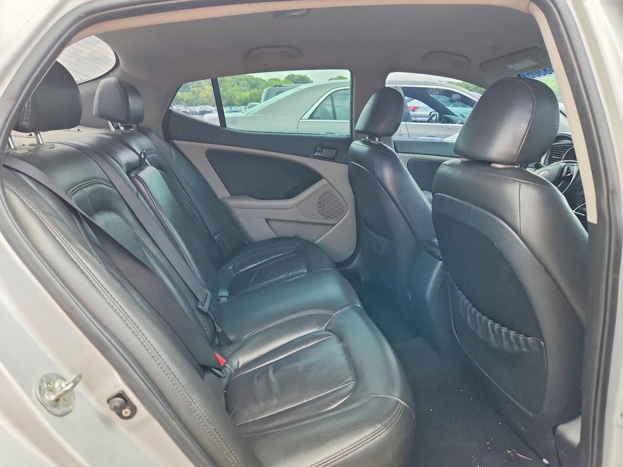 2011 Kia Optima Lx Silver vin: KNAGM4A74B5065152