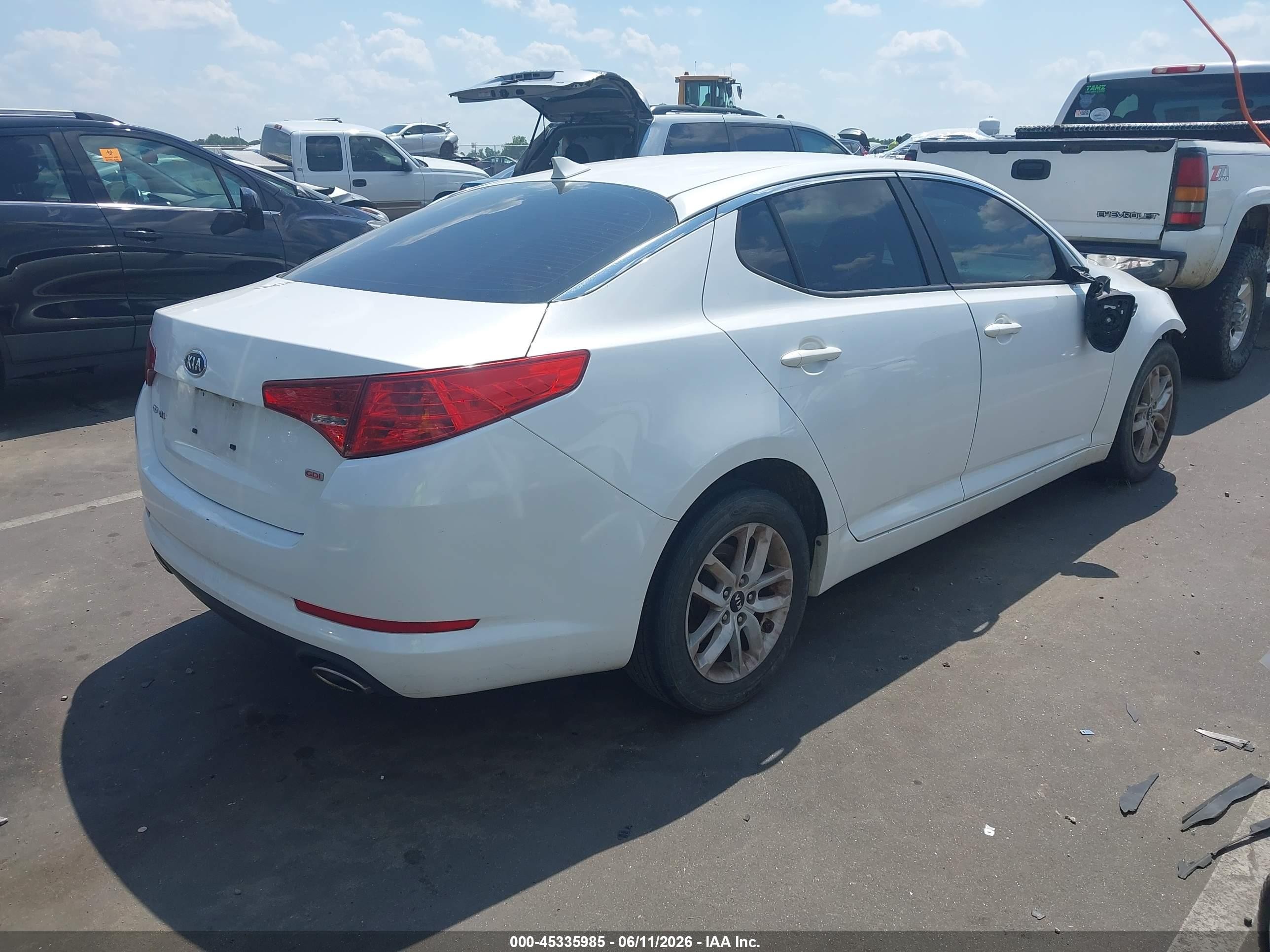 2011 Kia Optima Lx Белый vin: KNAGM4A74B5072960