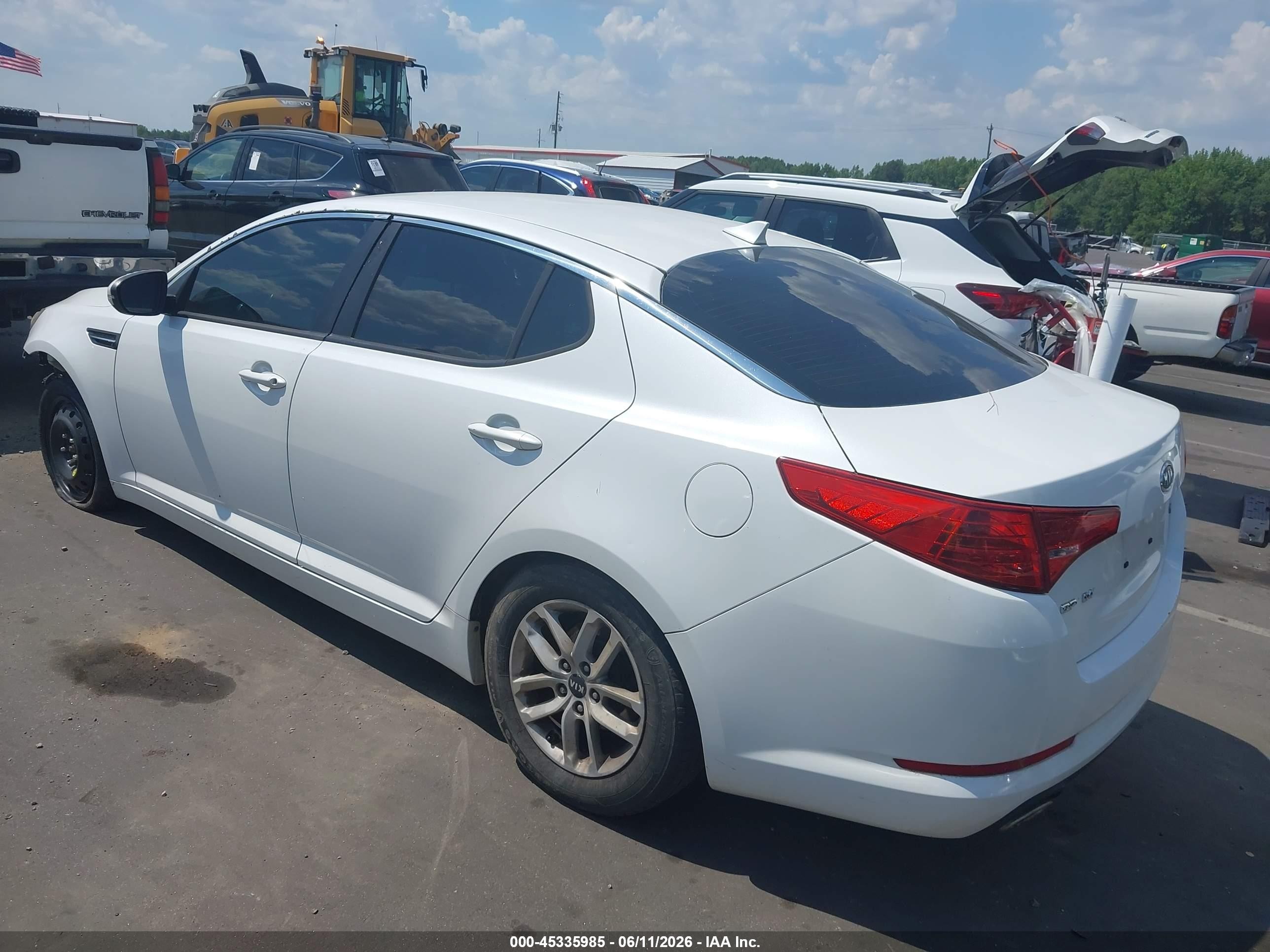 2011 Kia Optima Lx Белый vin: KNAGM4A74B5072960