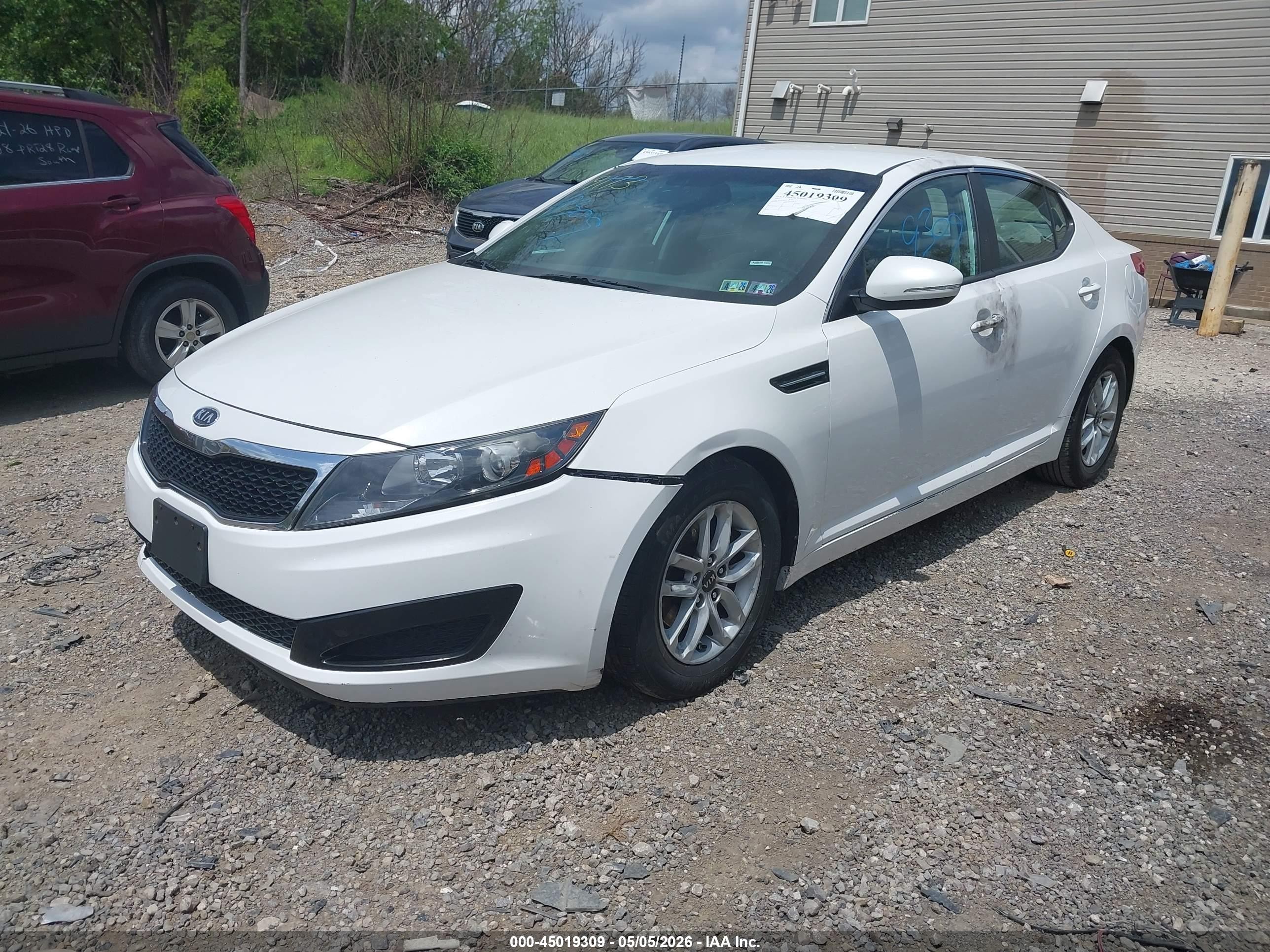 2011 Kia Optima Lx White vin: KNAGM4A74B5129173