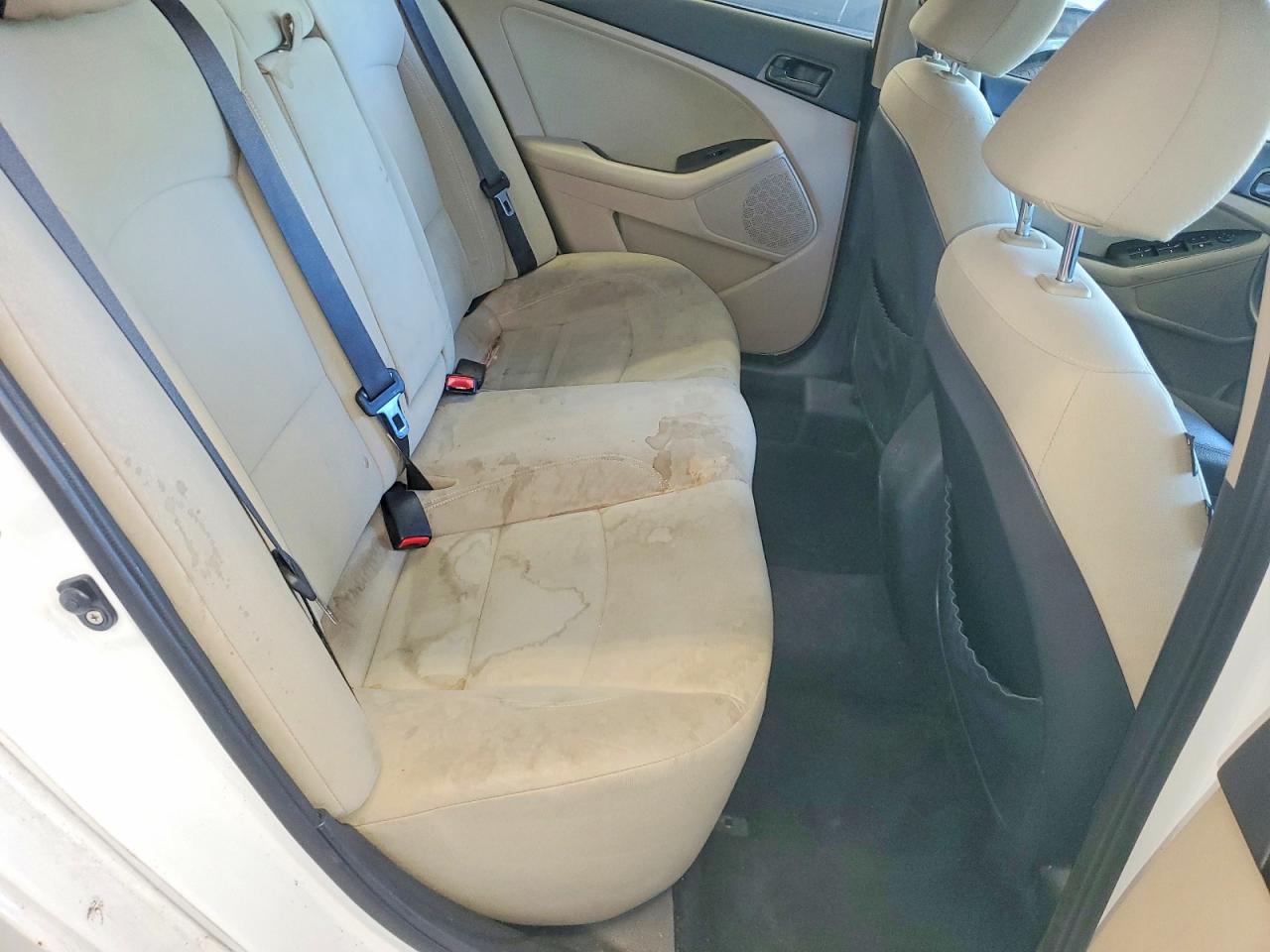 2015 Kia Optima Lx White vin: KNAGM4A74F5530793