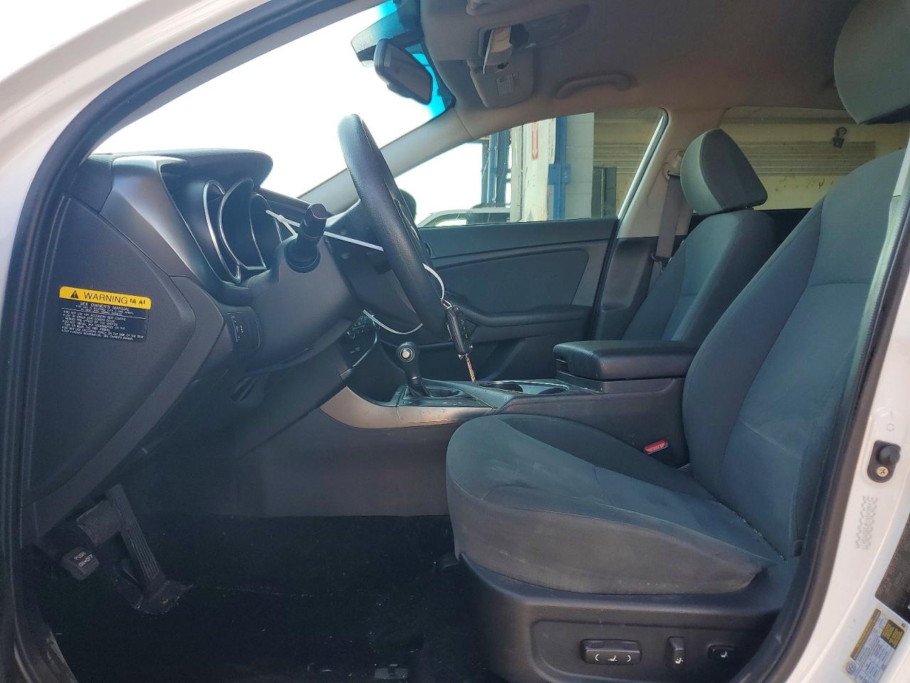 2015 Kia Optima Lx Белый vin: KNAGM4A74F5539784