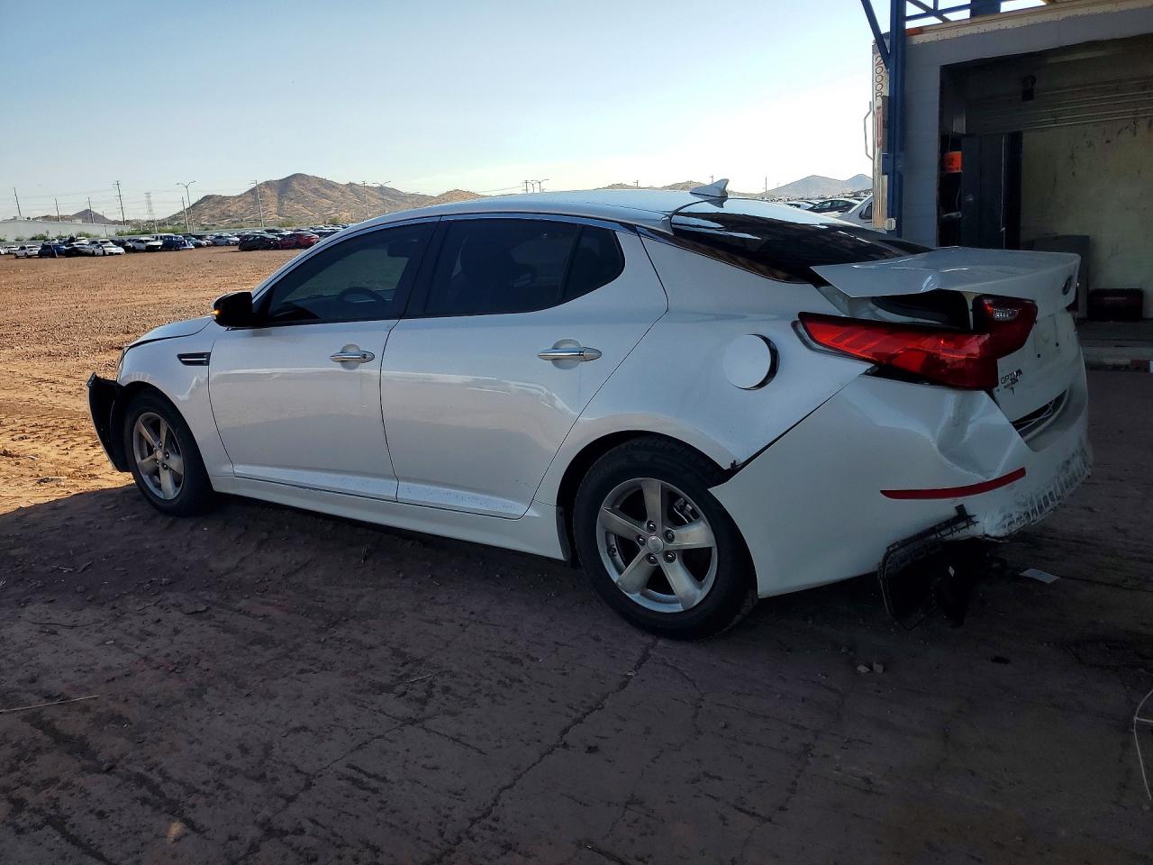 2015 Kia Optima Lx Белый vin: KNAGM4A74F5539784