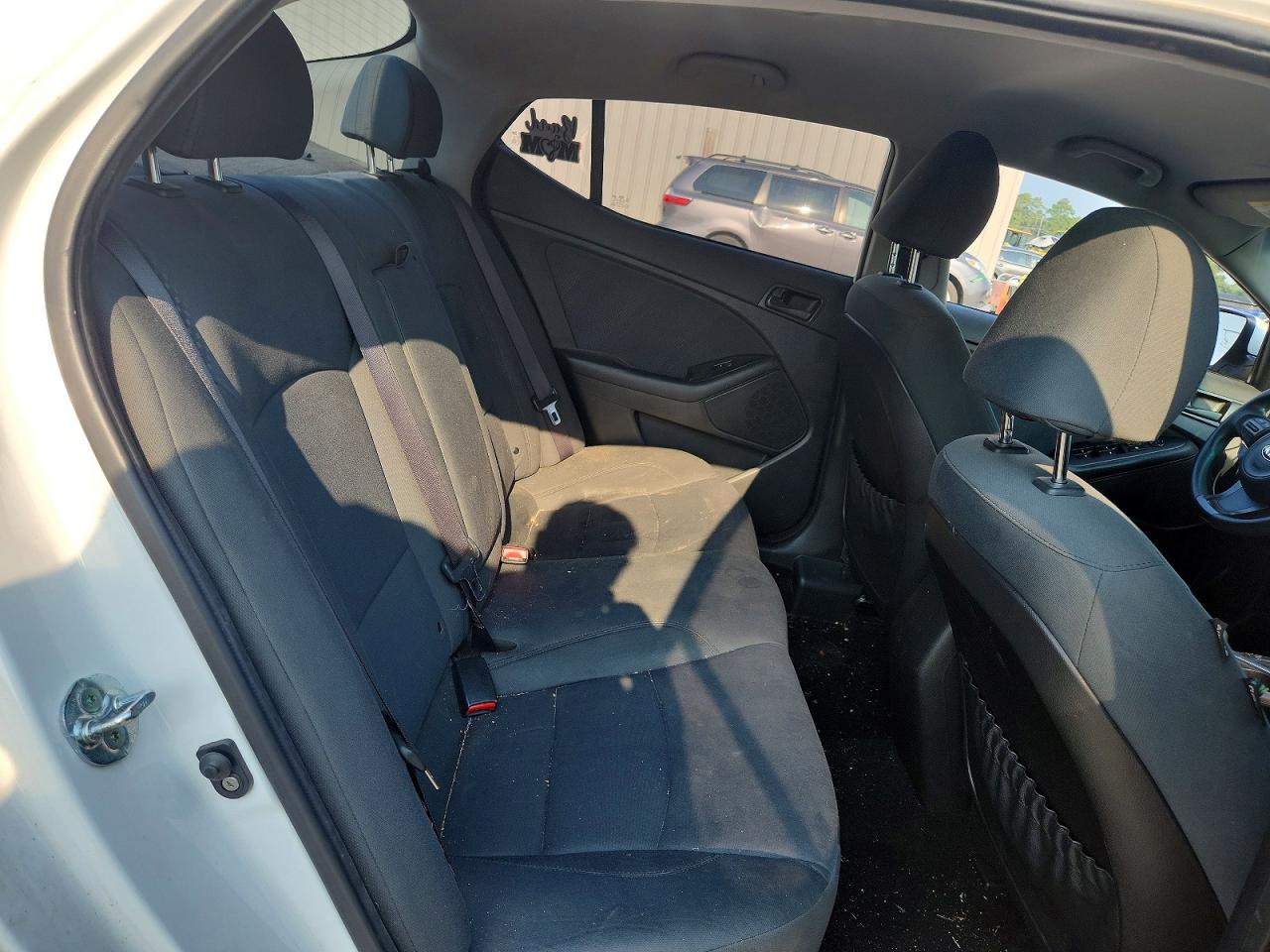 2015 Kia Optima Lx White vin: KNAGM4A74F5548078