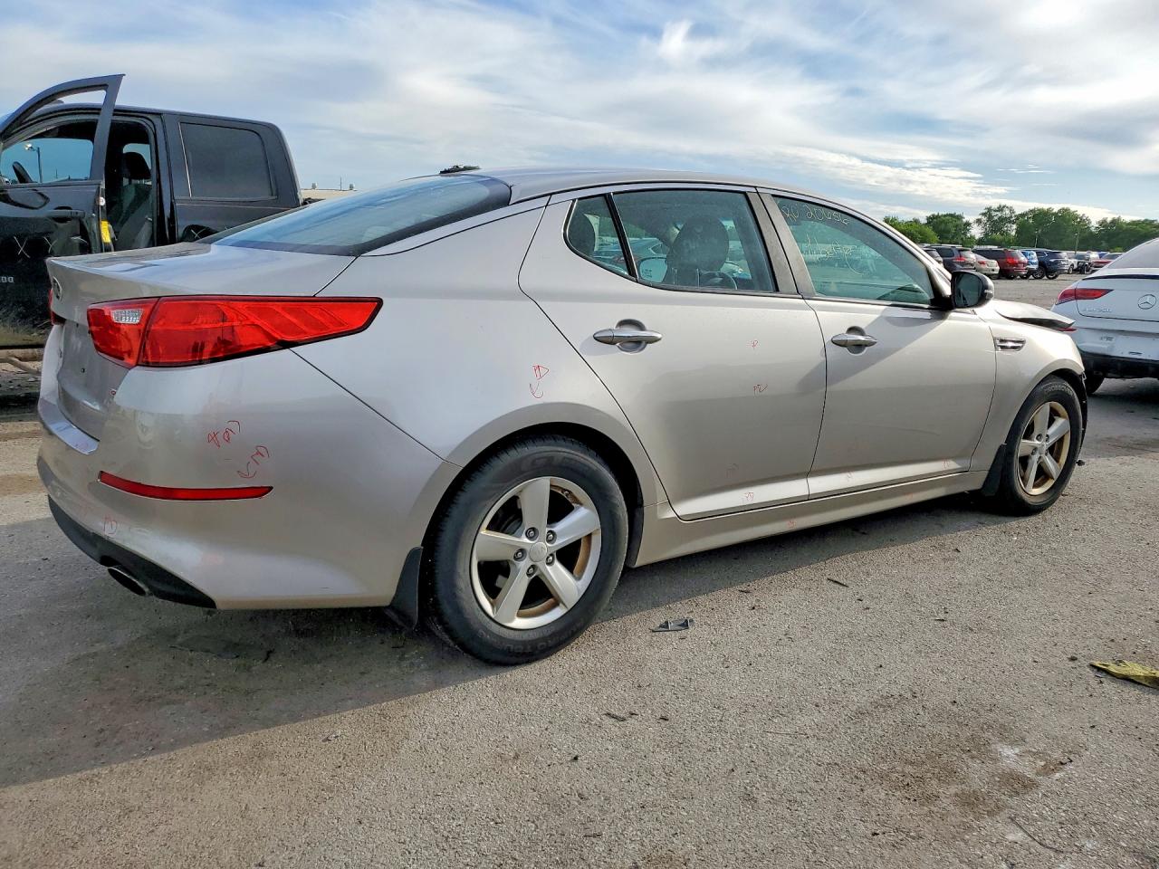 2015 Kia Optima Lx Silver vin: KNAGM4A74F5585891