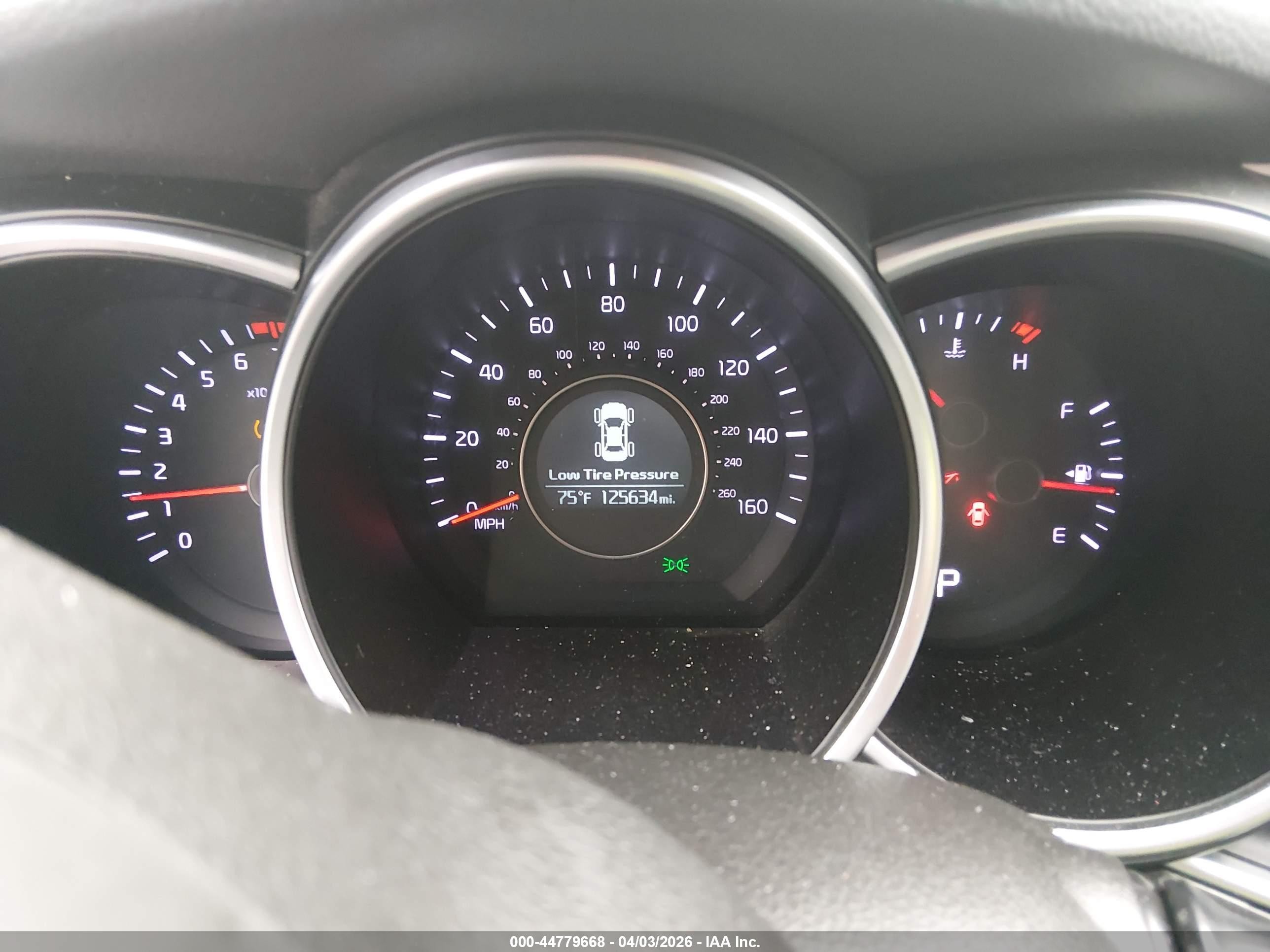 2015 Kia Optima Lx White vin: KNAGM4A74F5601331