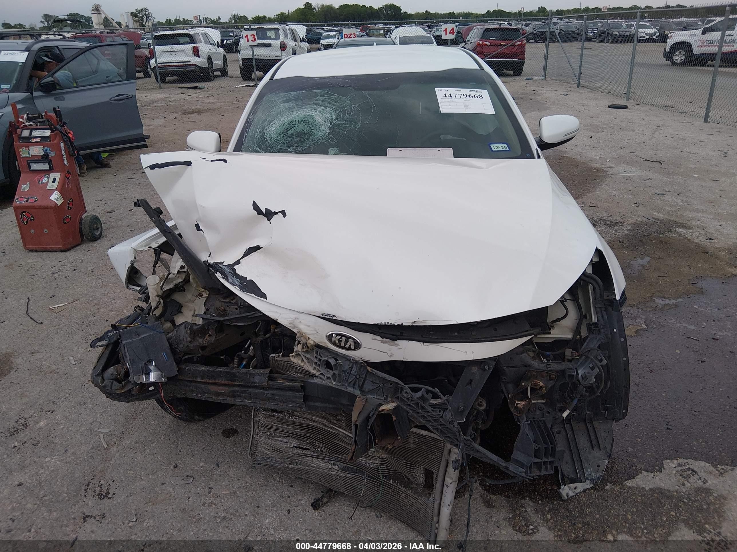2015 Kia Optima Lx White vin: KNAGM4A74F5601331