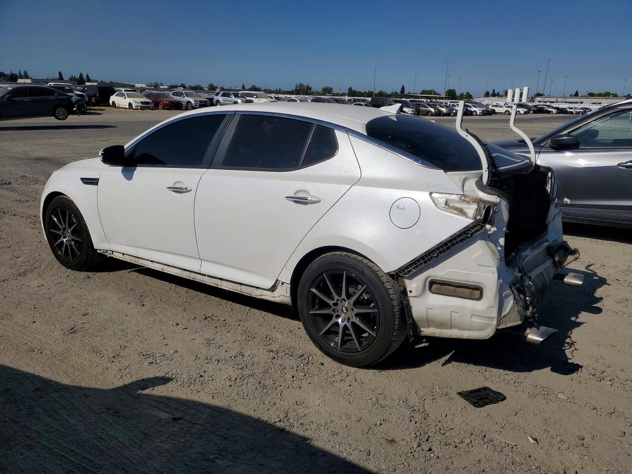 2015 Kia Optima Lx Белый vin: KNAGM4A74F5634121