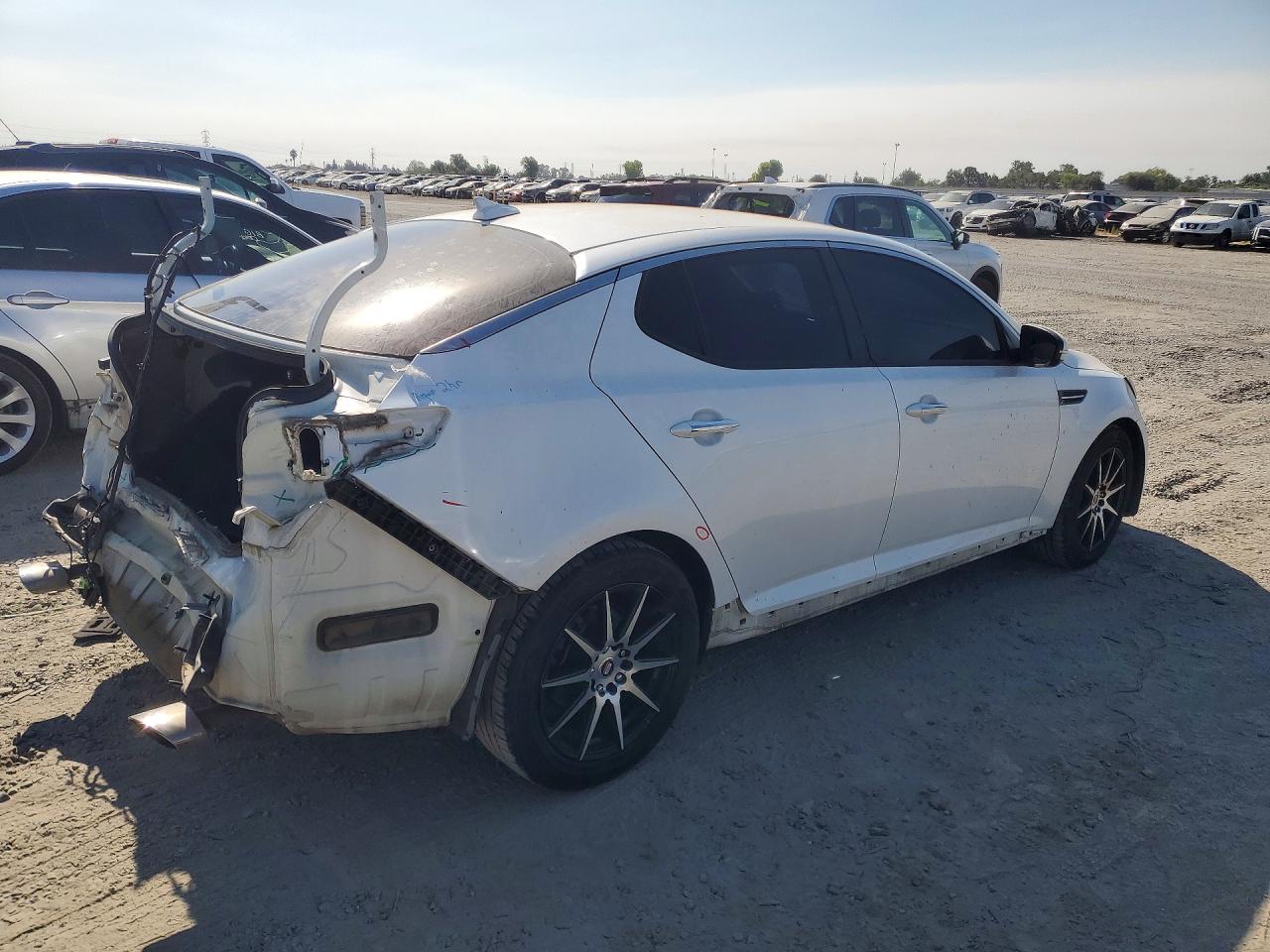 2015 Kia Optima Lx Белый vin: KNAGM4A74F5634121