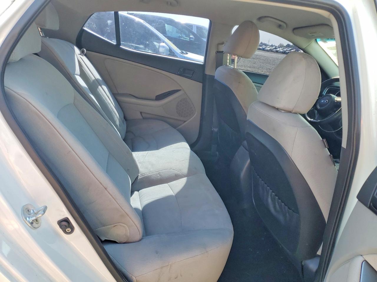 2015 Kia Optima Lx Белый vin: KNAGM4A74F5634121
