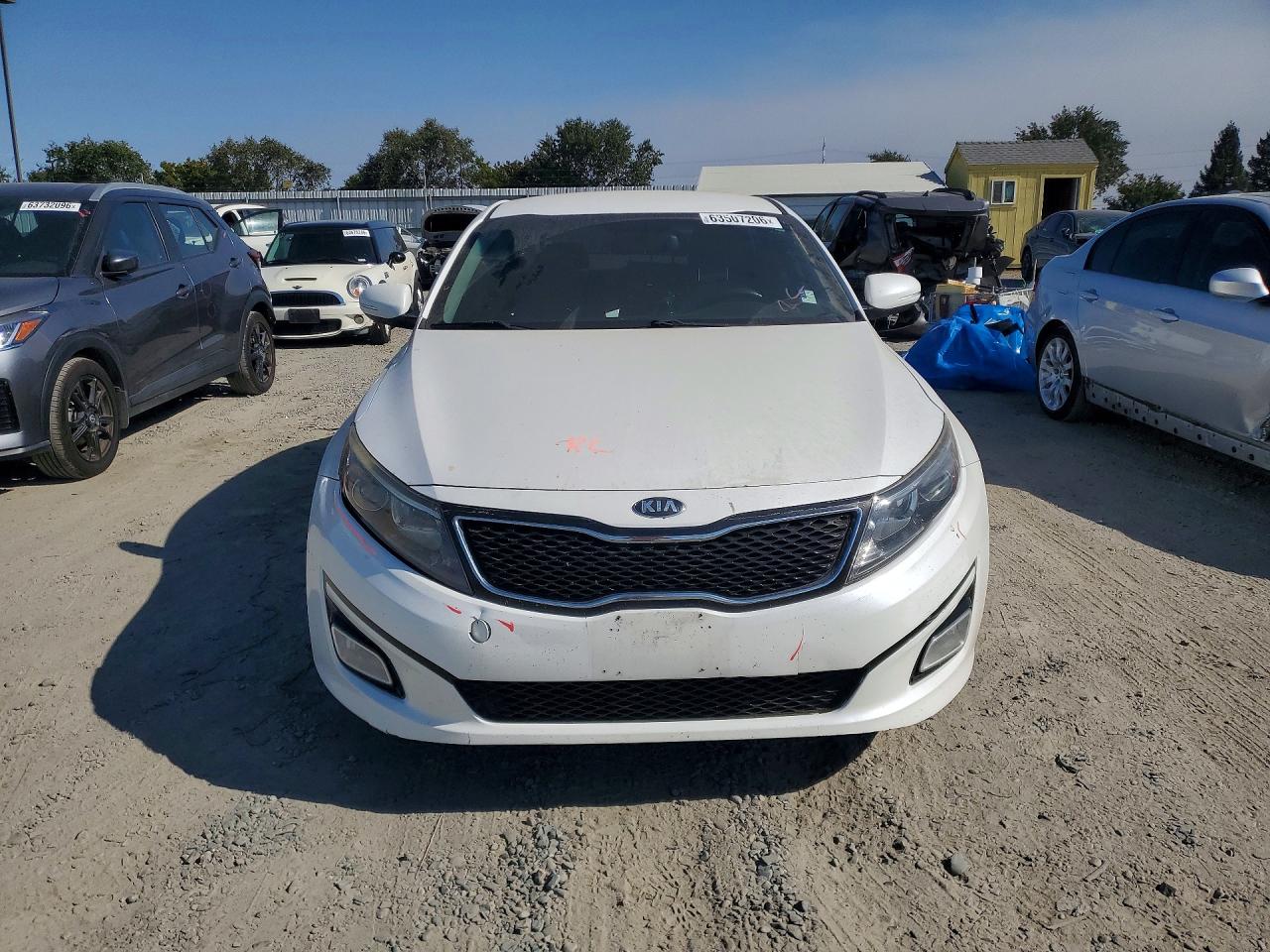 2015 Kia Optima Lx Белый vin: KNAGM4A74F5634121
