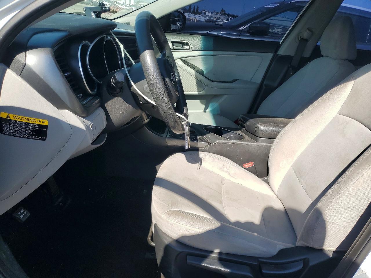 2015 Kia Optima Lx Белый vin: KNAGM4A74F5634121