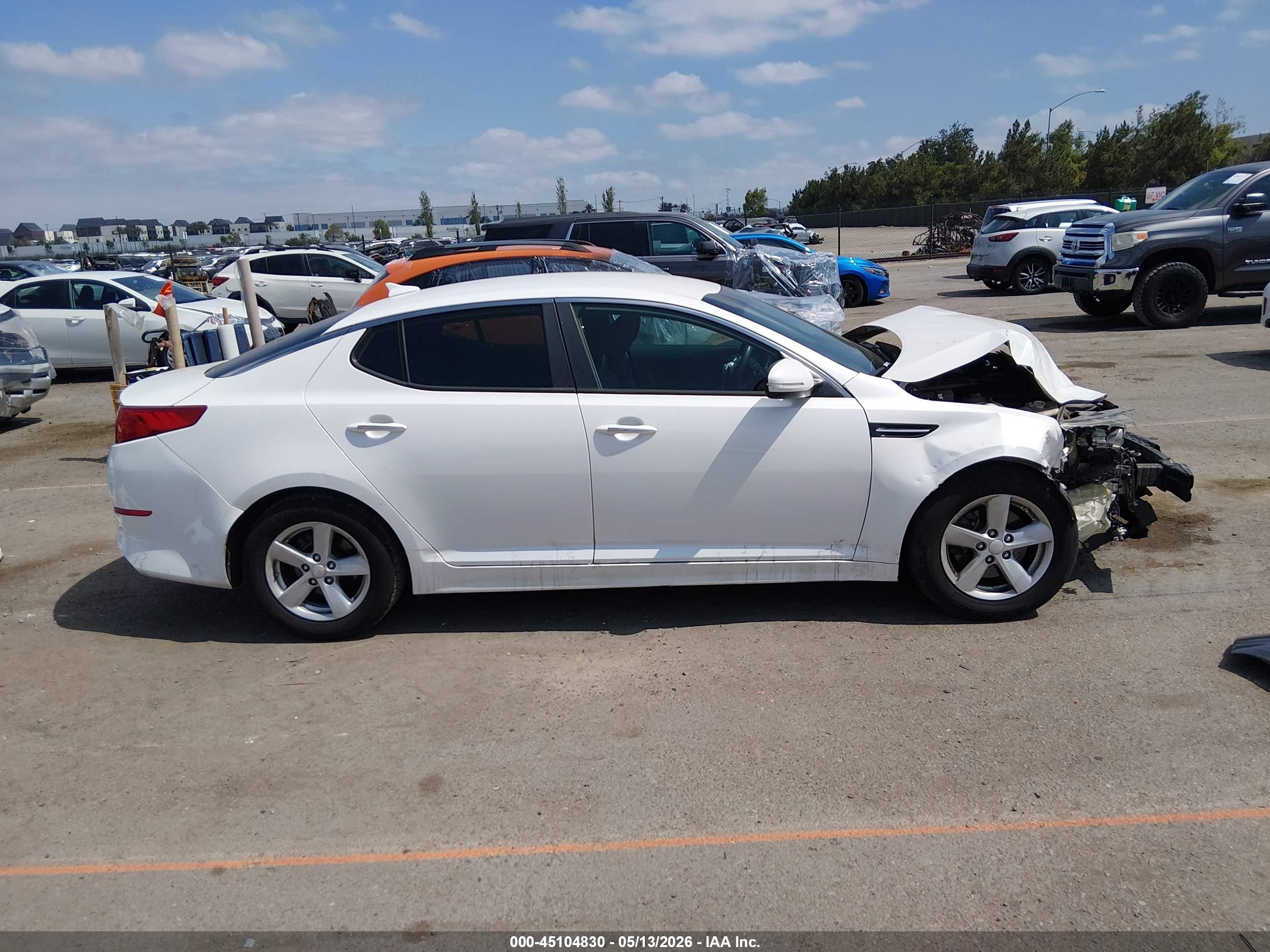 2015 Kia Optima Lx White vin: KNAGM4A74F5642106