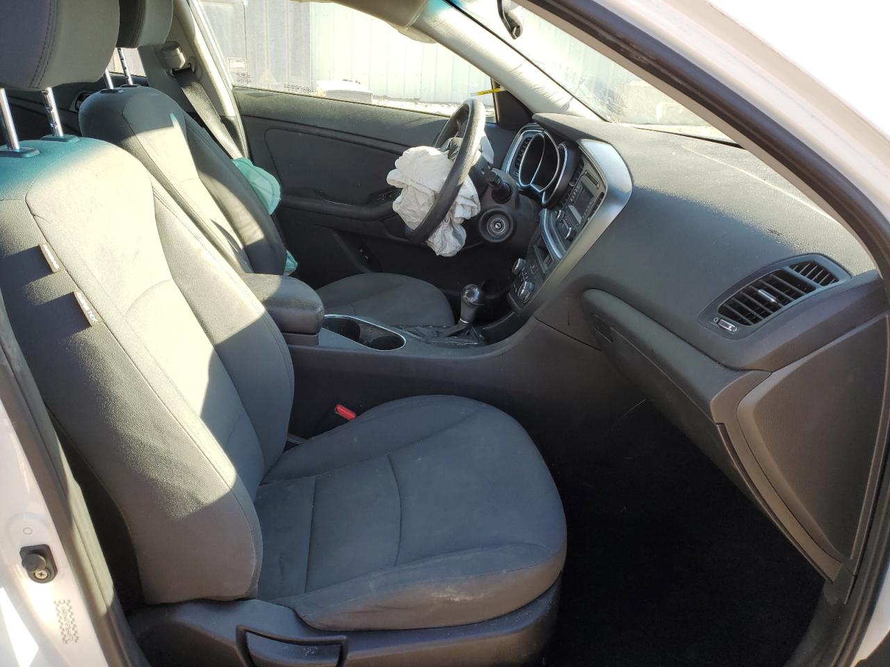 2015 Kia Optima Lx Белый vin: KNAGM4A74F5644972