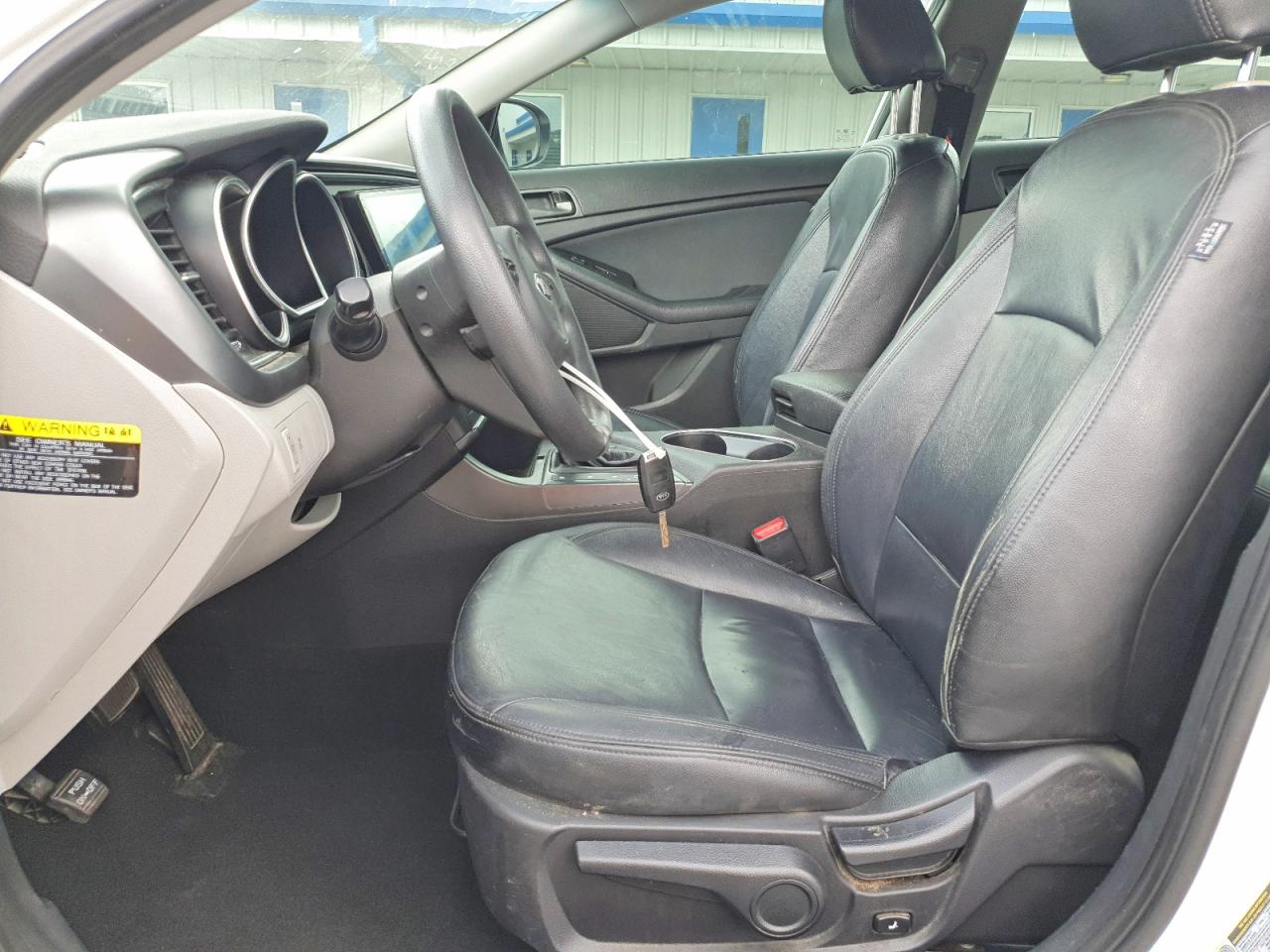 2015 Kia Optima Lx Белый vin: KNAGM4A74F5648701