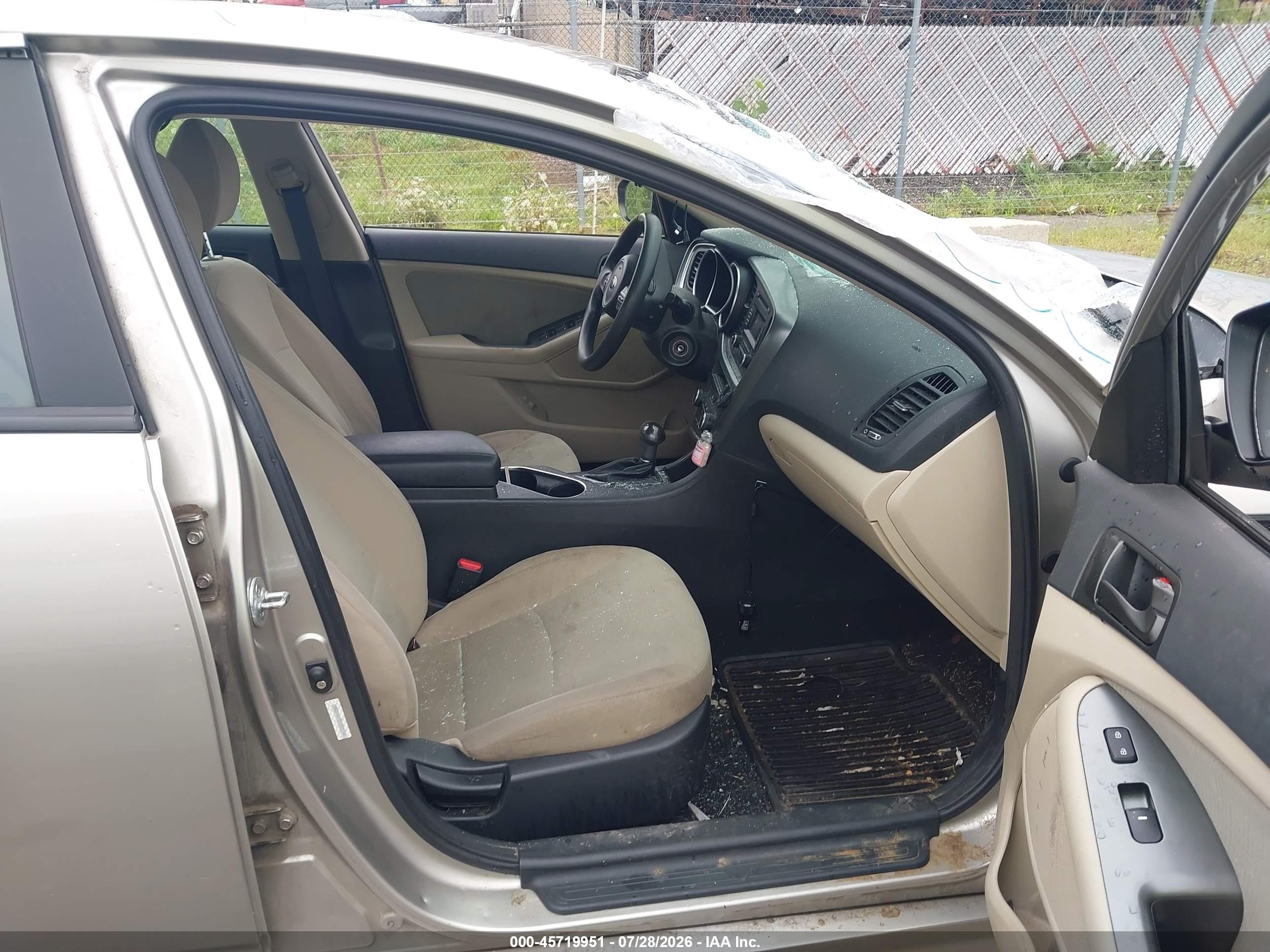 2015 Kia Optima Lx Beige vin: KNAGM4A75F5585740