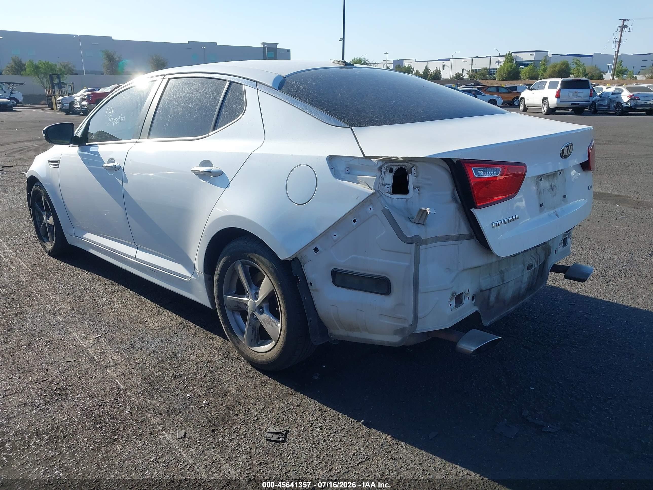 2015 Kia Optima Lx Белый vin: KNAGM4A75F5629865