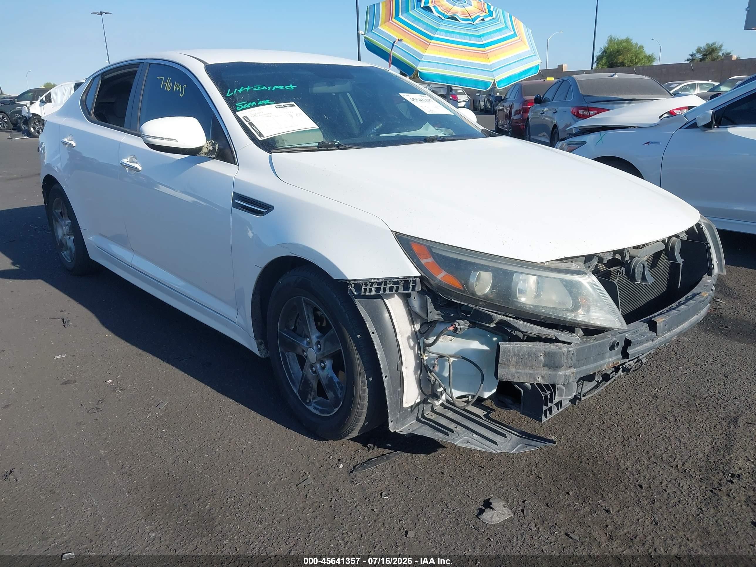 2015 Kia Optima Lx Белый vin: KNAGM4A75F5629865