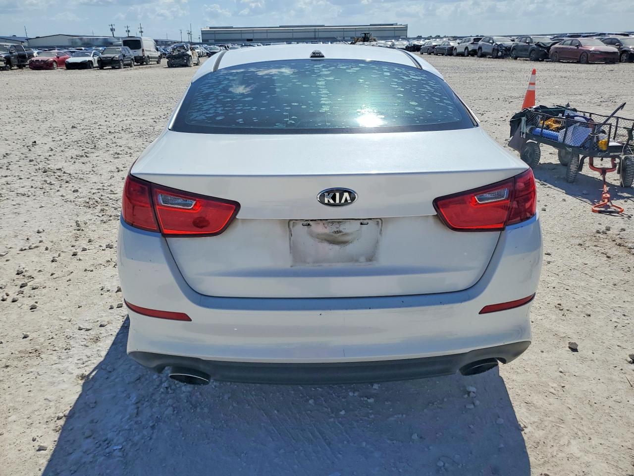 2015 Kia Optima White vin: KNAGM4A75F5646701