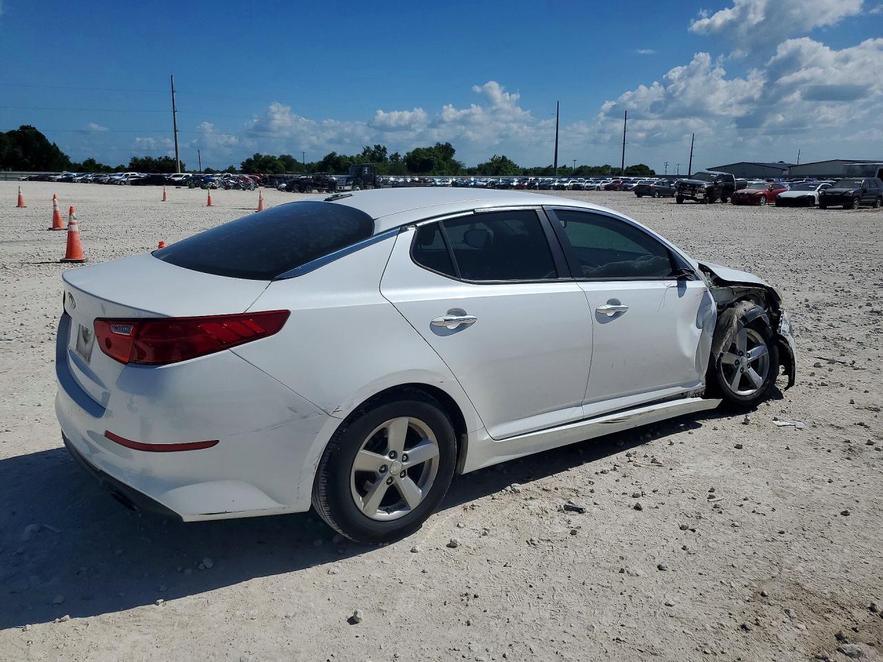 2015 Kia Optima White vin: KNAGM4A75F5646701