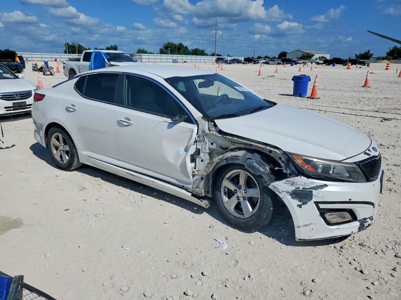 2015 Kia Optima White vin: KNAGM4A75F5646701