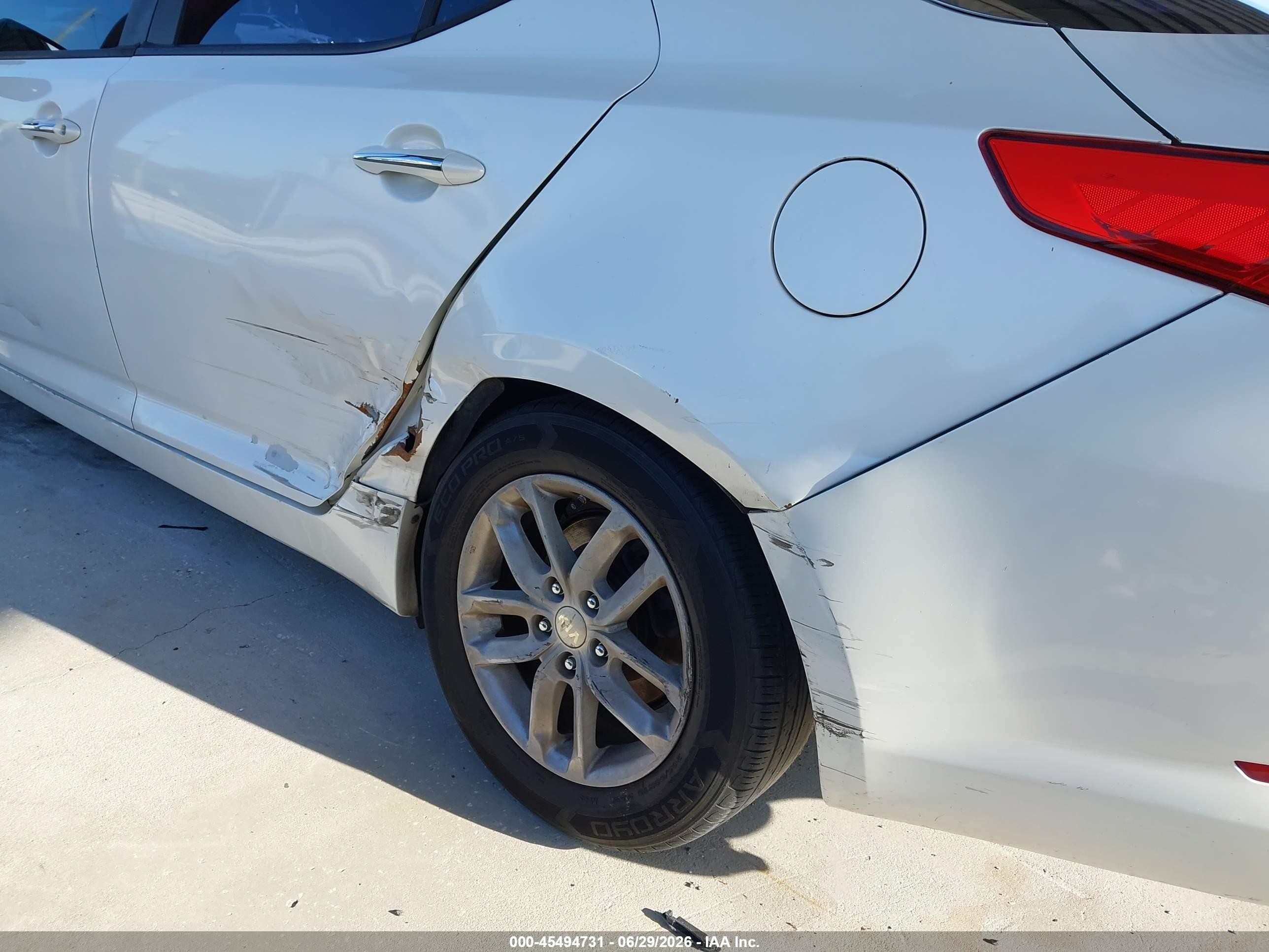 2012 Kia Optima Lx White vin: KNAGM4A76C5289640