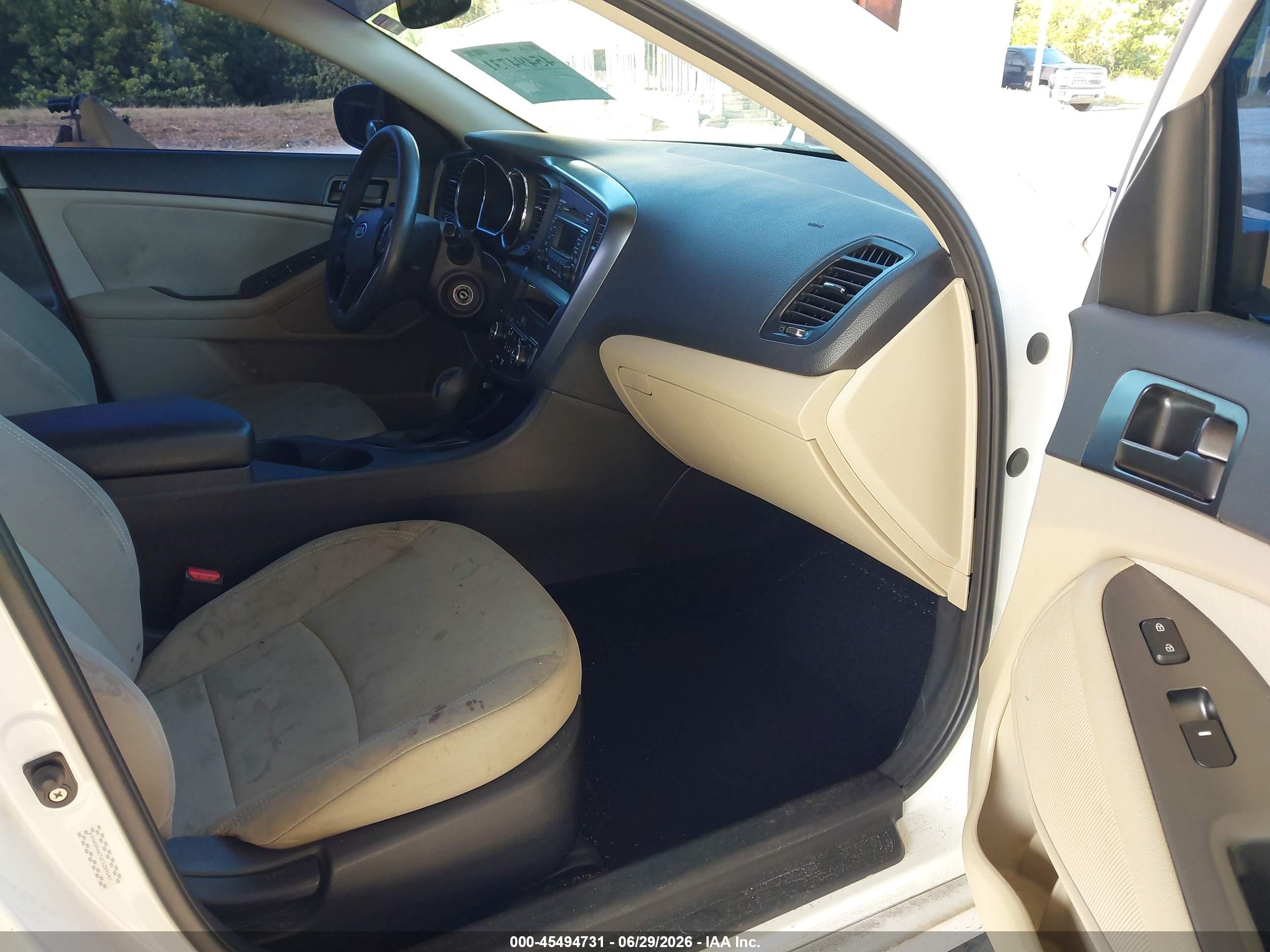 2012 Kia Optima Lx White vin: KNAGM4A76C5289640