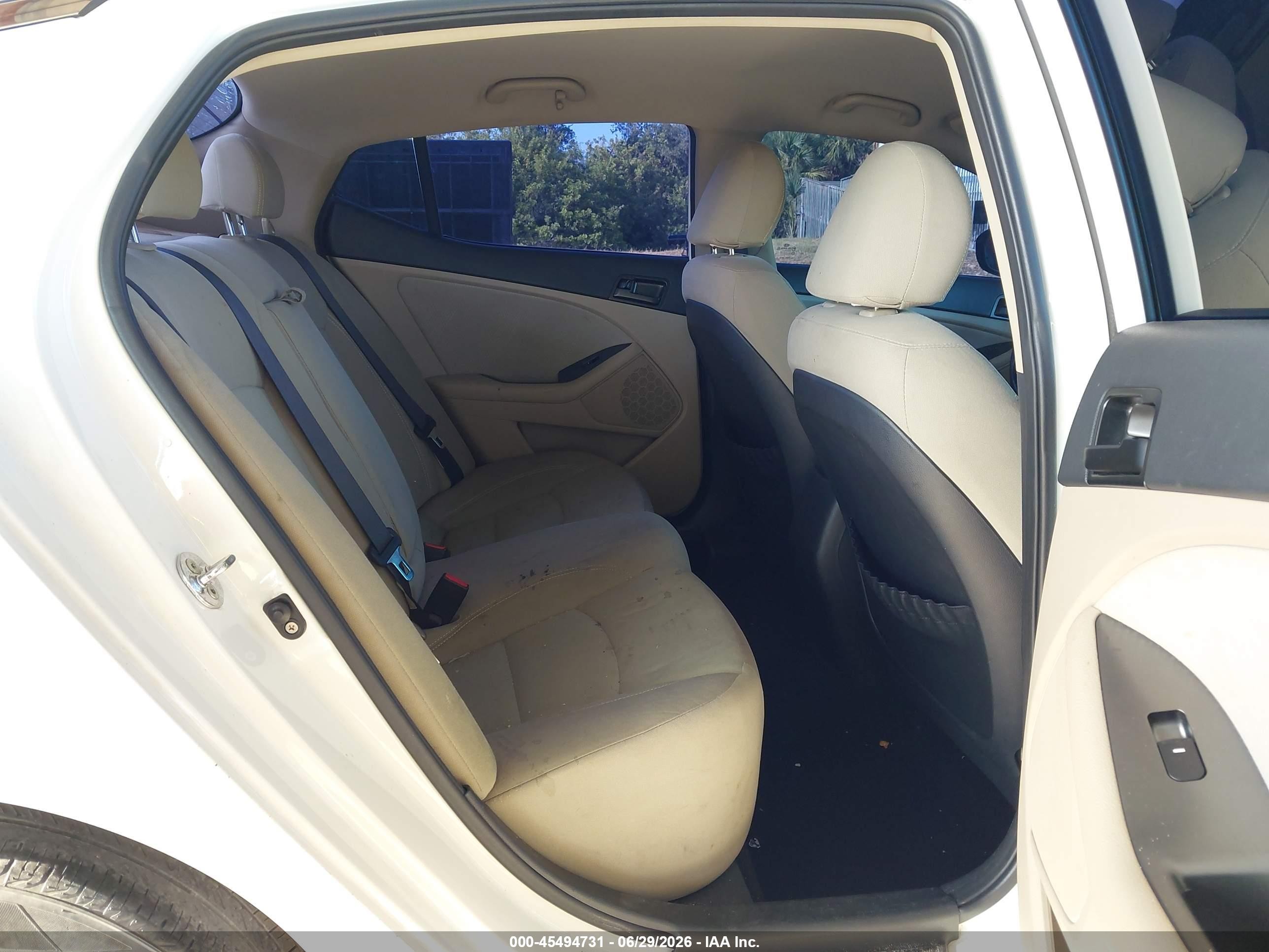 2012 Kia Optima Lx White vin: KNAGM4A76C5289640