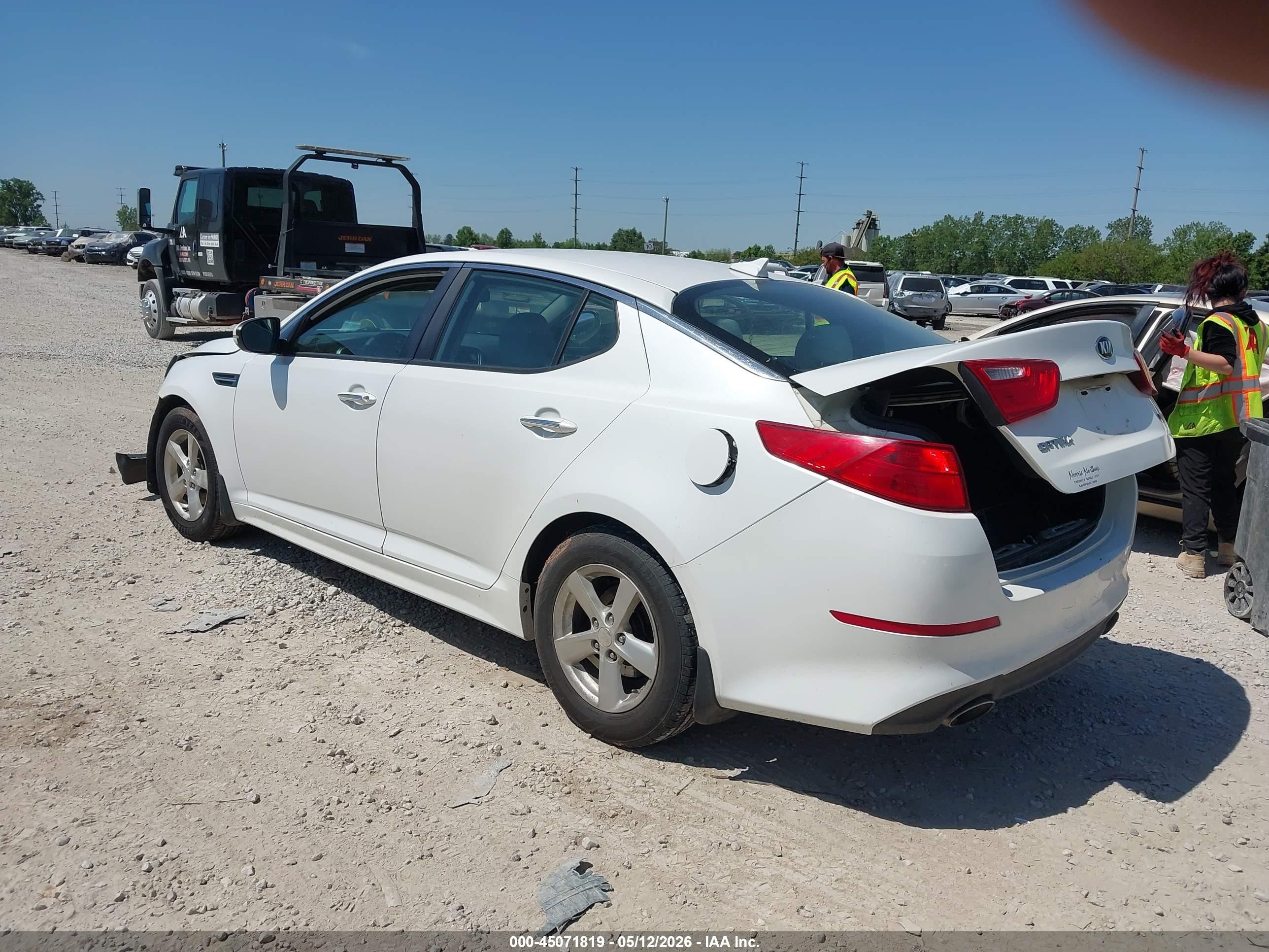 2015 Kia Optima Lx White vin: KNAGM4A76F5544307