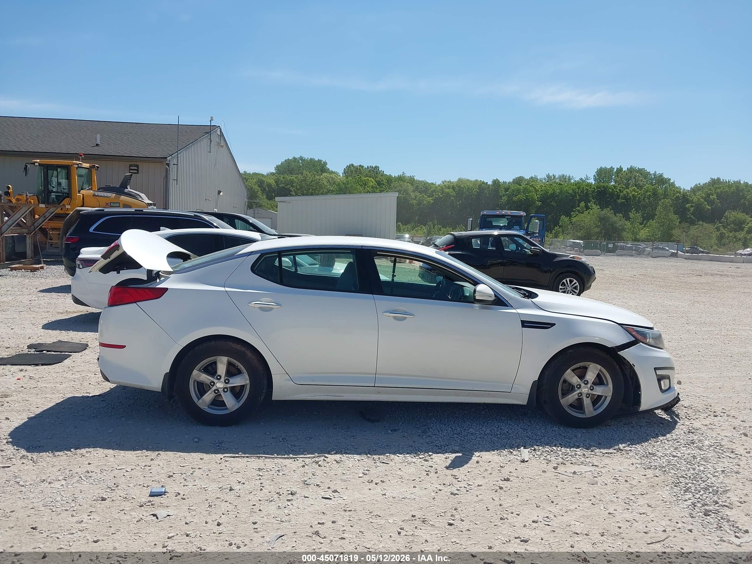 2015 Kia Optima Lx White vin: KNAGM4A76F5544307