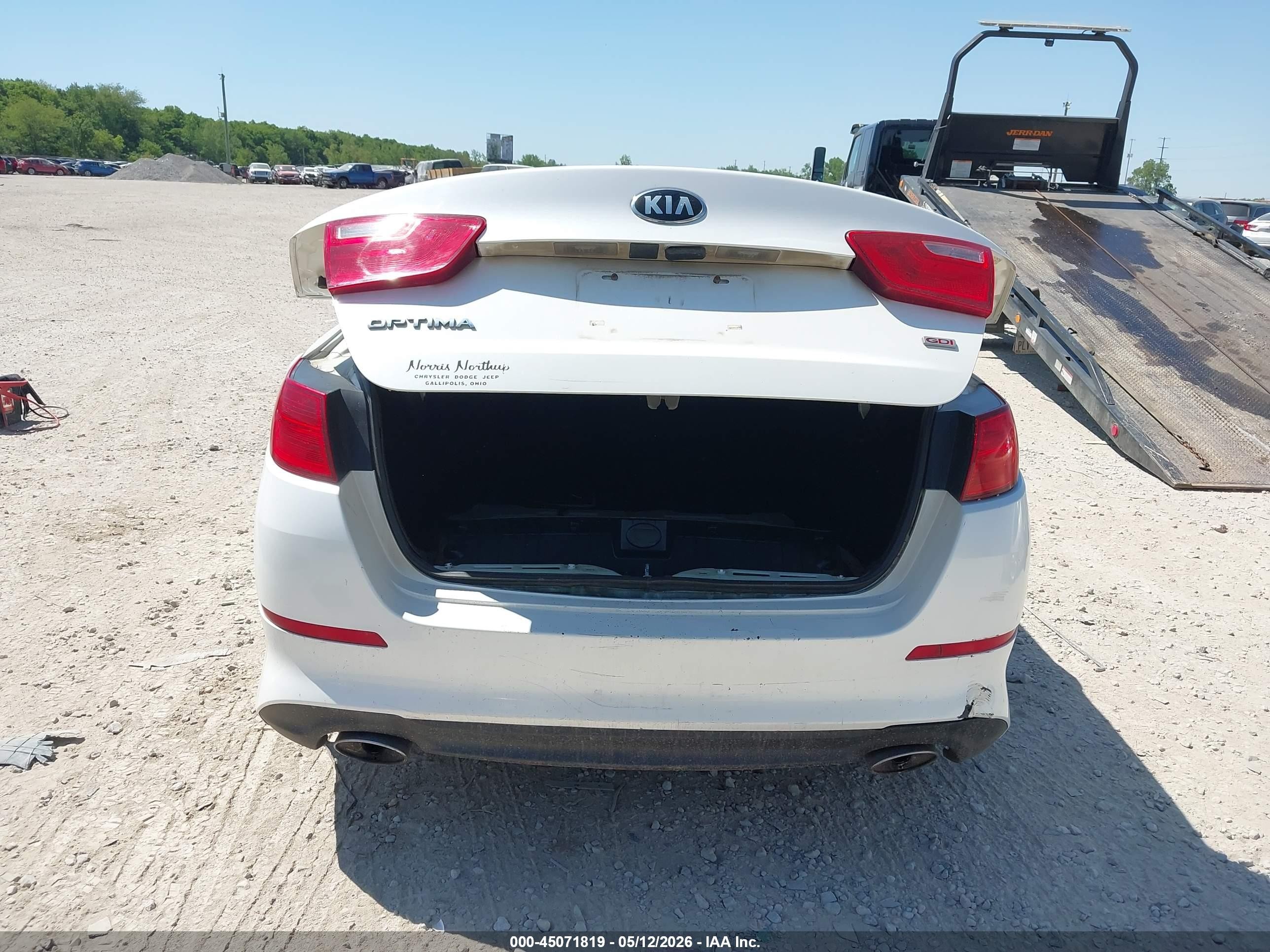 2015 Kia Optima Lx White vin: KNAGM4A76F5544307