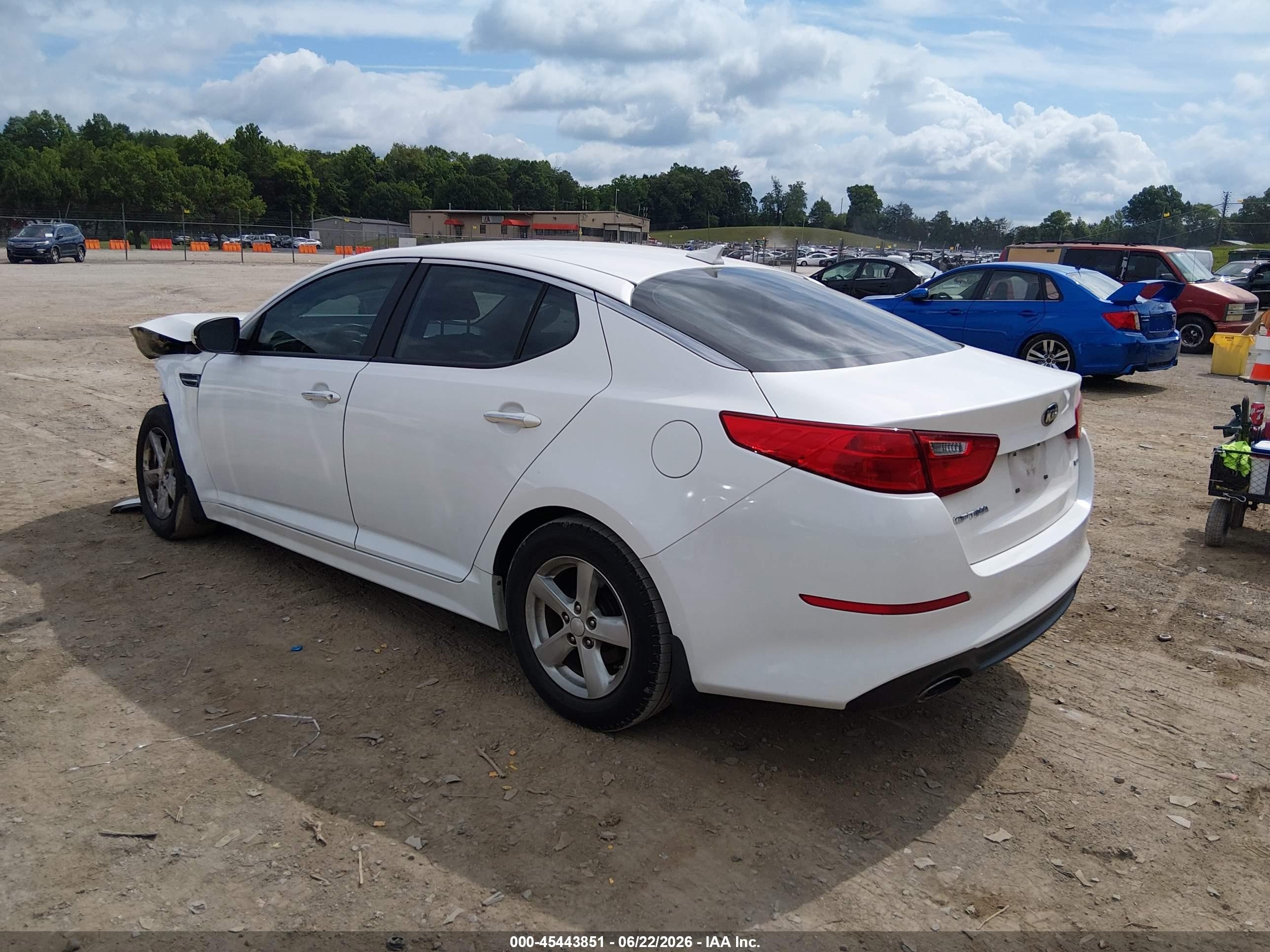 2015 Kia Optima Lx White vin: KNAGM4A76F5559681