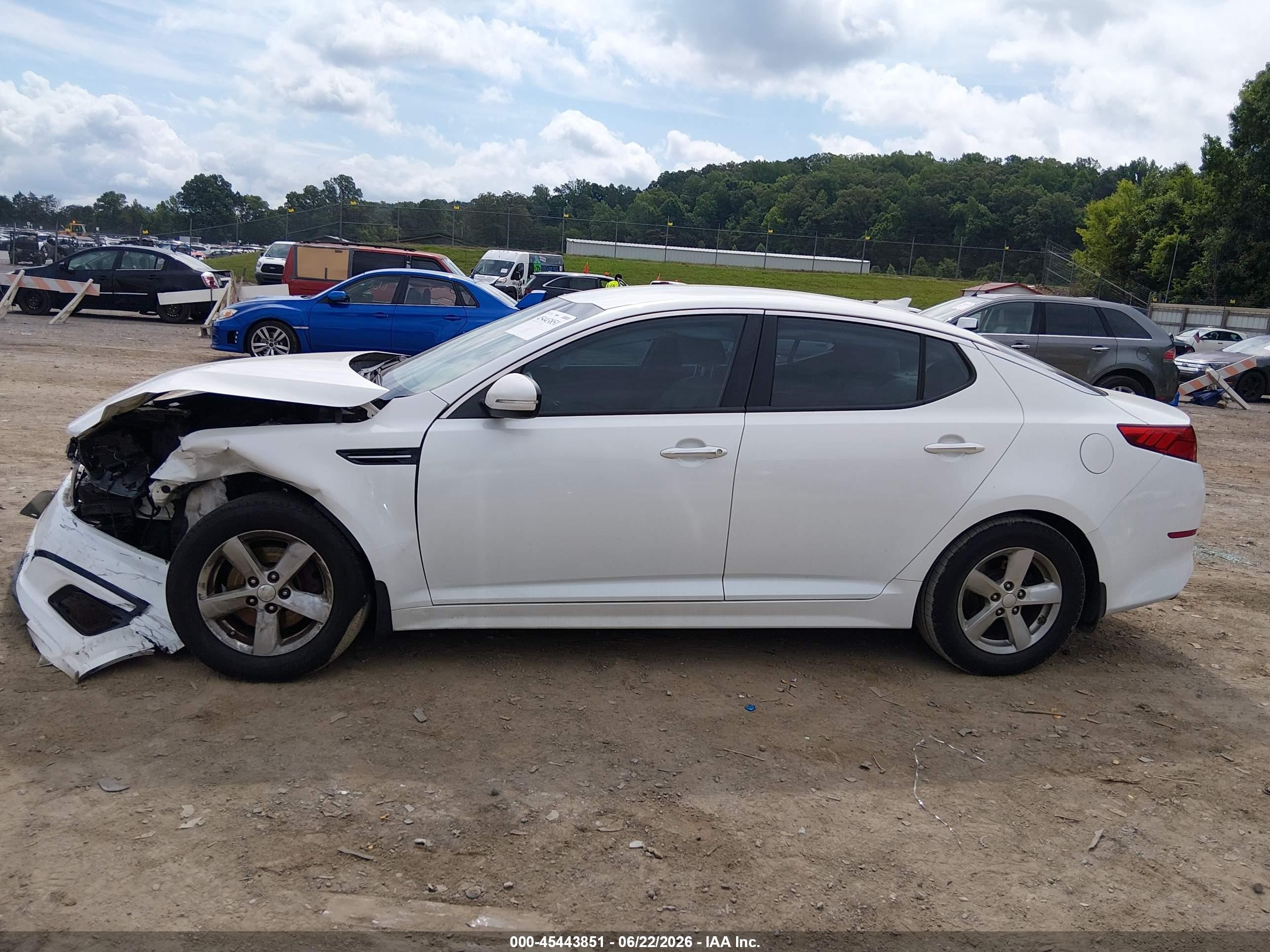 2015 Kia Optima Lx White vin: KNAGM4A76F5559681