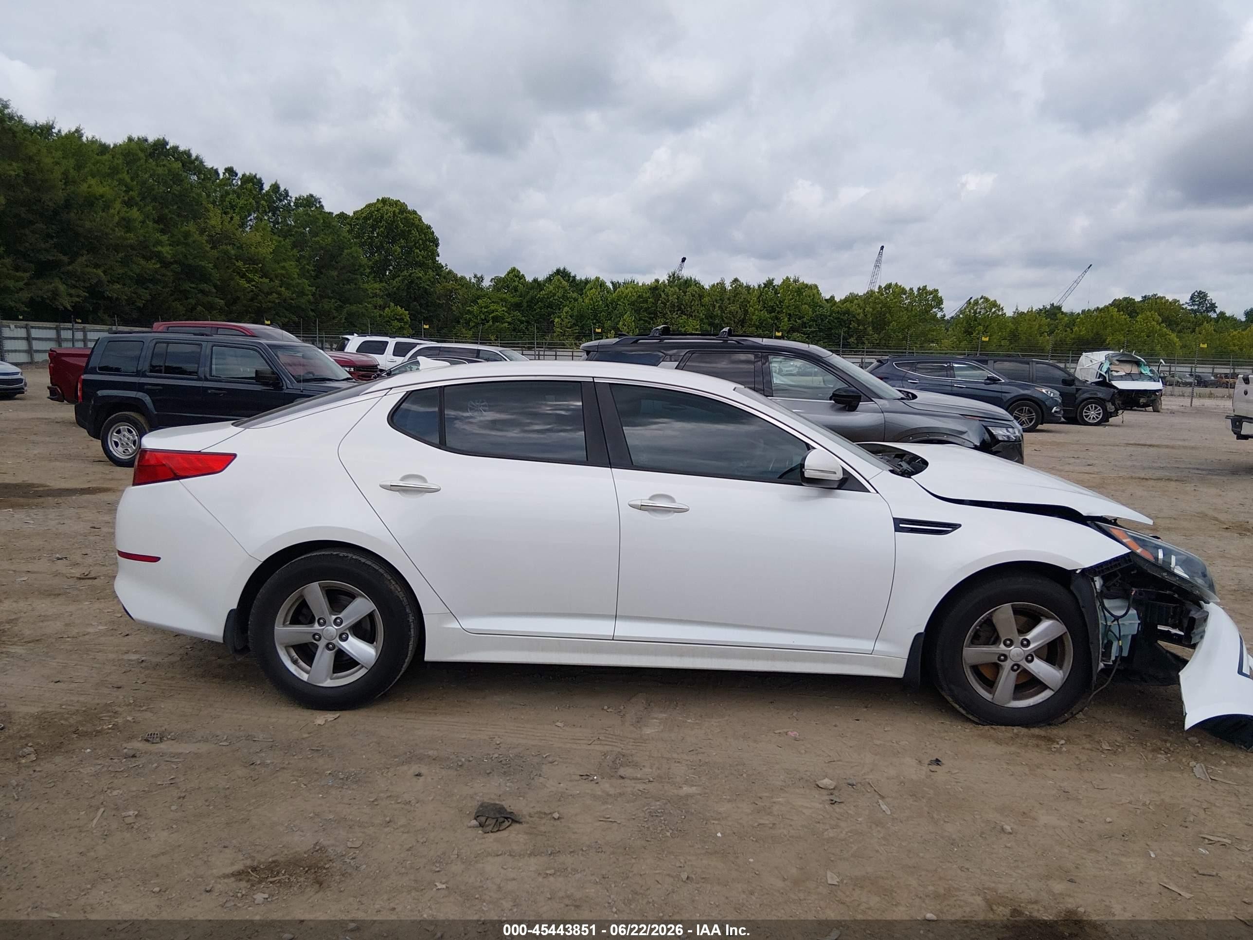 2015 Kia Optima Lx White vin: KNAGM4A76F5559681