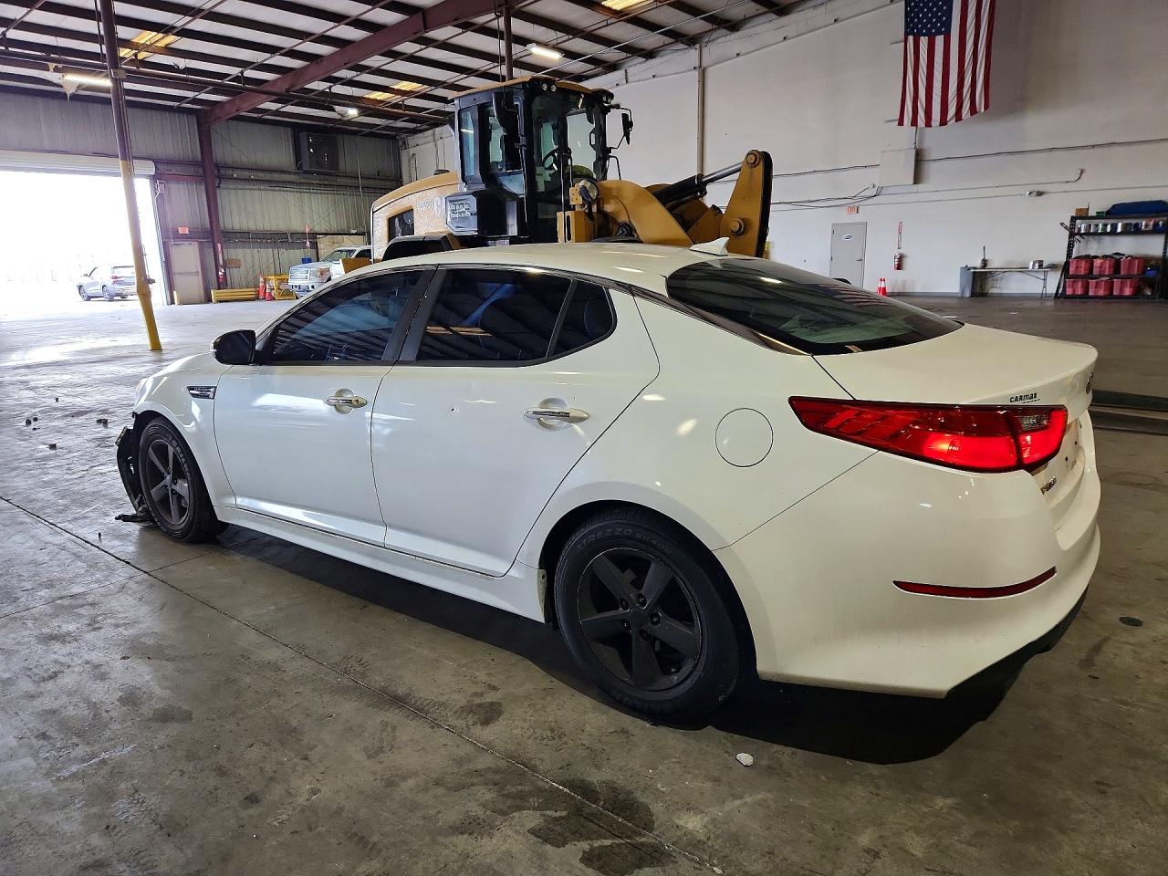 2015 Kia Optima Lx White vin: KNAGM4A76F5639417