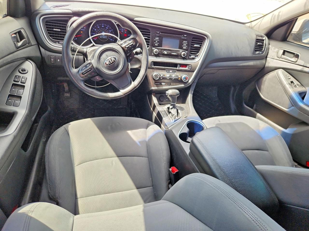 2015 Kia Optima Lx Белый vin: KNAGM4A76F5661370