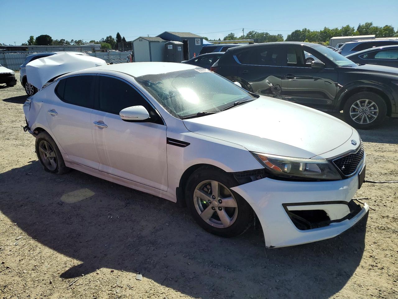2015 Kia Optima Lx Белый vin: KNAGM4A76F5661370