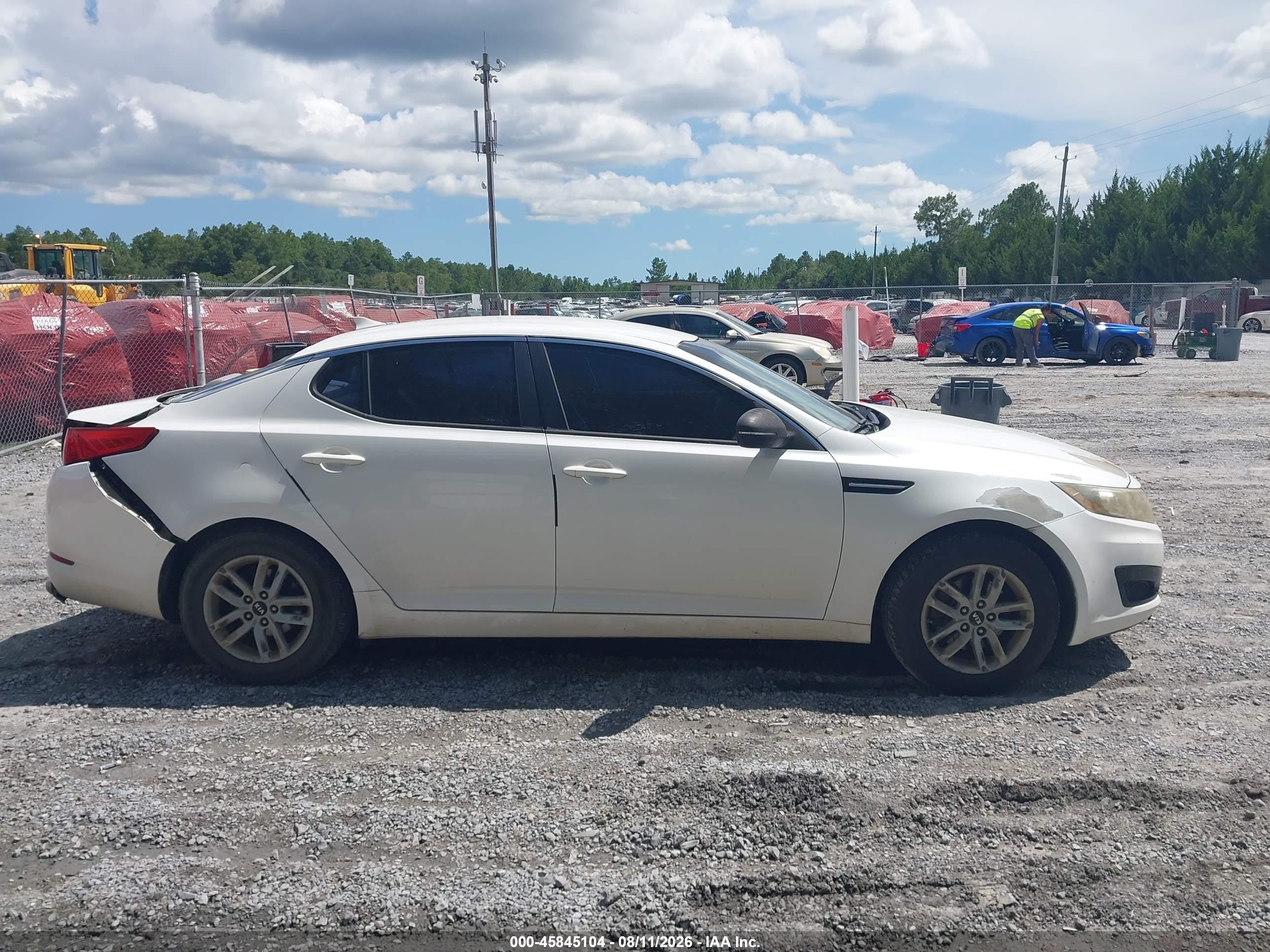 2011 Kia Optima Lx Белый vin: KNAGM4A77B5080549
