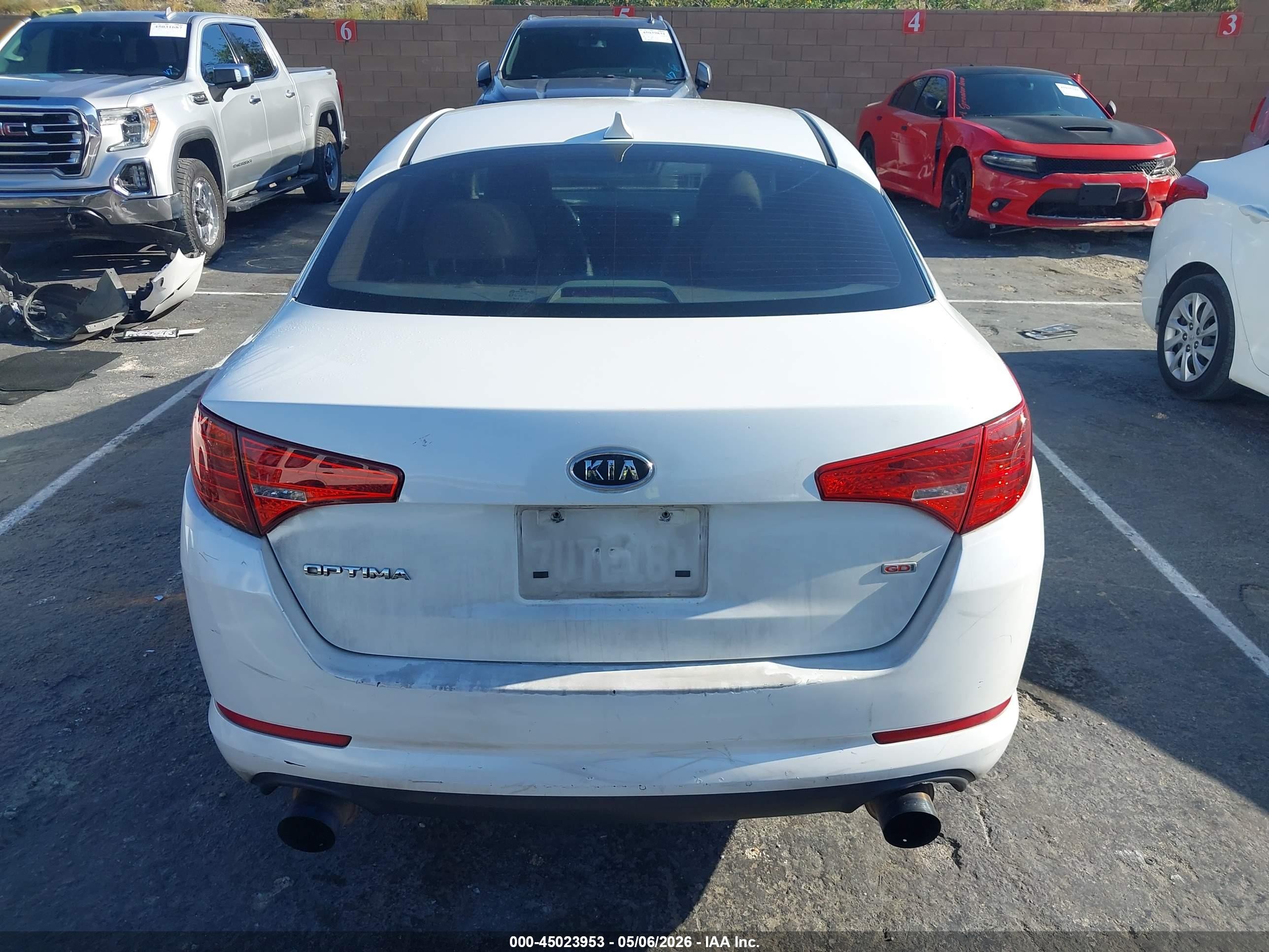 2011 Kia Optima Lx Белый vin: KNAGM4A77B5159056