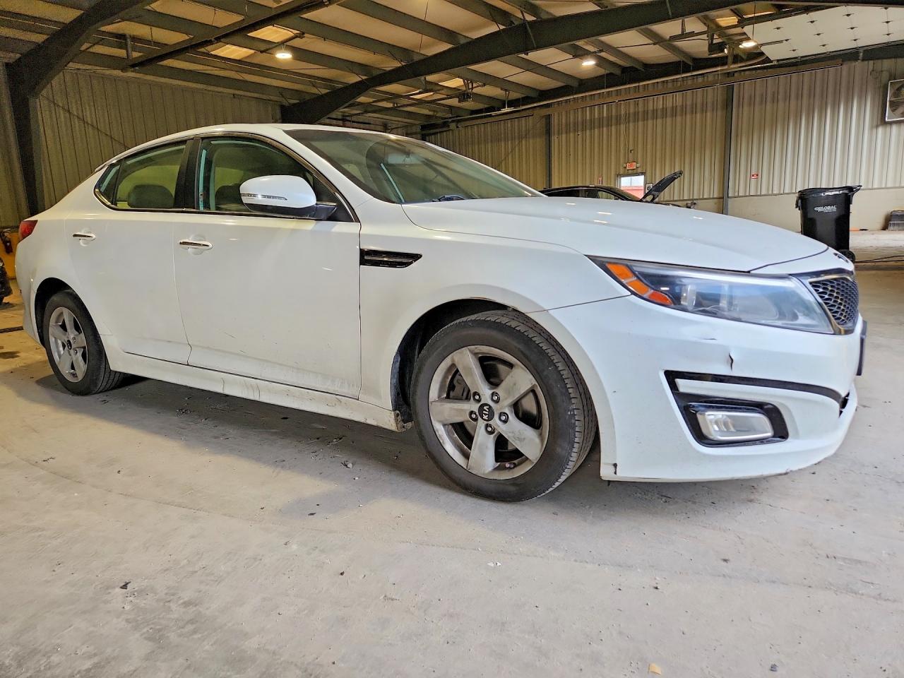 2014 Kia Optima Lx White vin: KNAGM4A77E5472807
