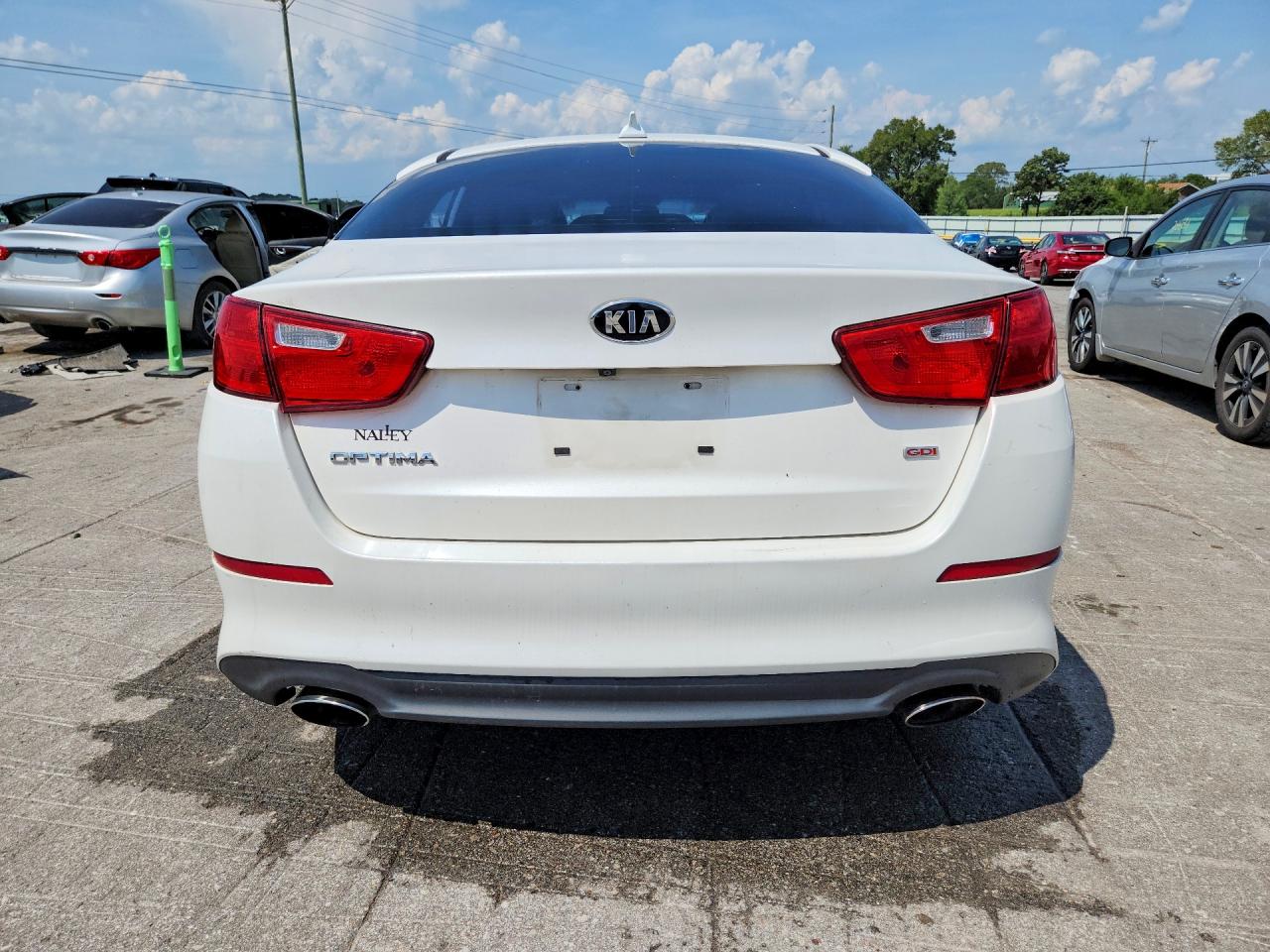 2015 Kia Optima Lx Белый vin: KNAGM4A77F5575355