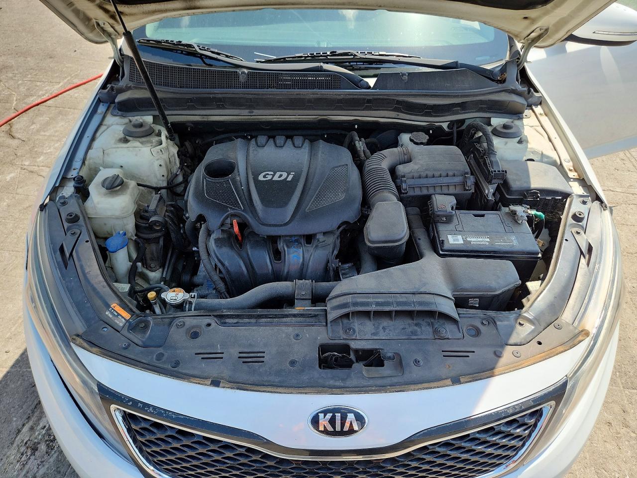 2015 Kia Optima Lx Белый vin: KNAGM4A77F5575355
